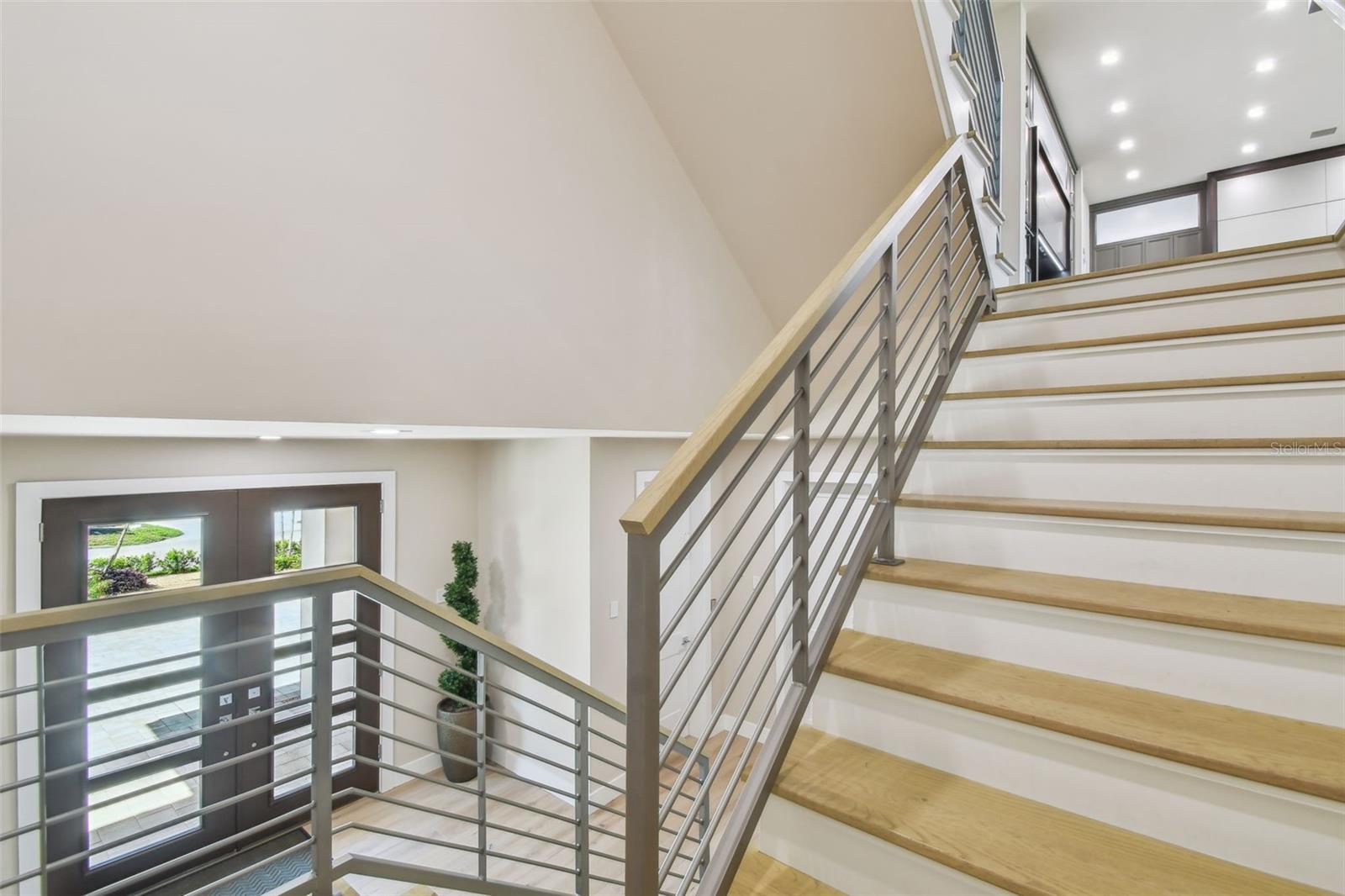 Image 11 of 100 For 105 9th Street E