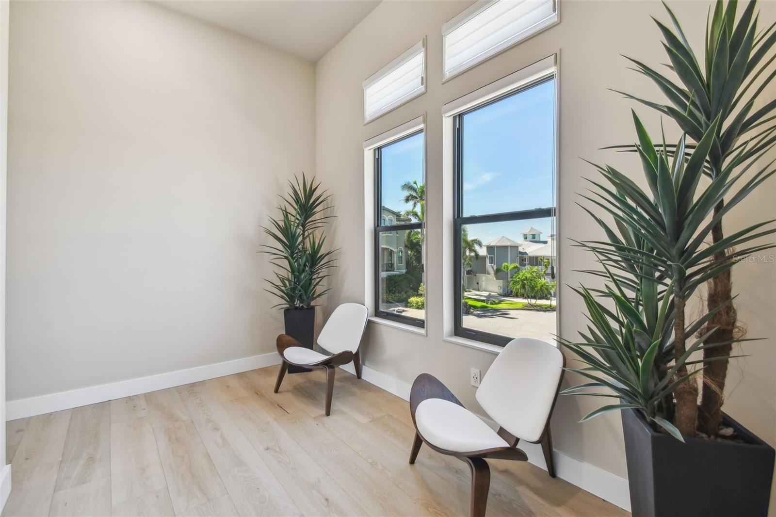 Image 33 of 100 For 105 9th Street E