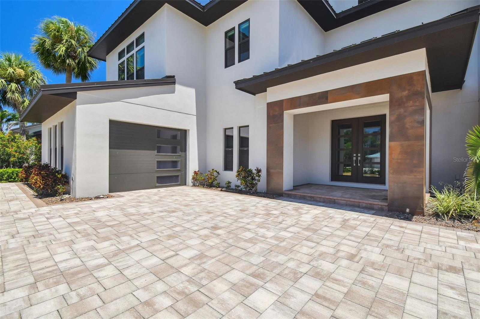 Image 6 of 100 For 105 9th Street E
