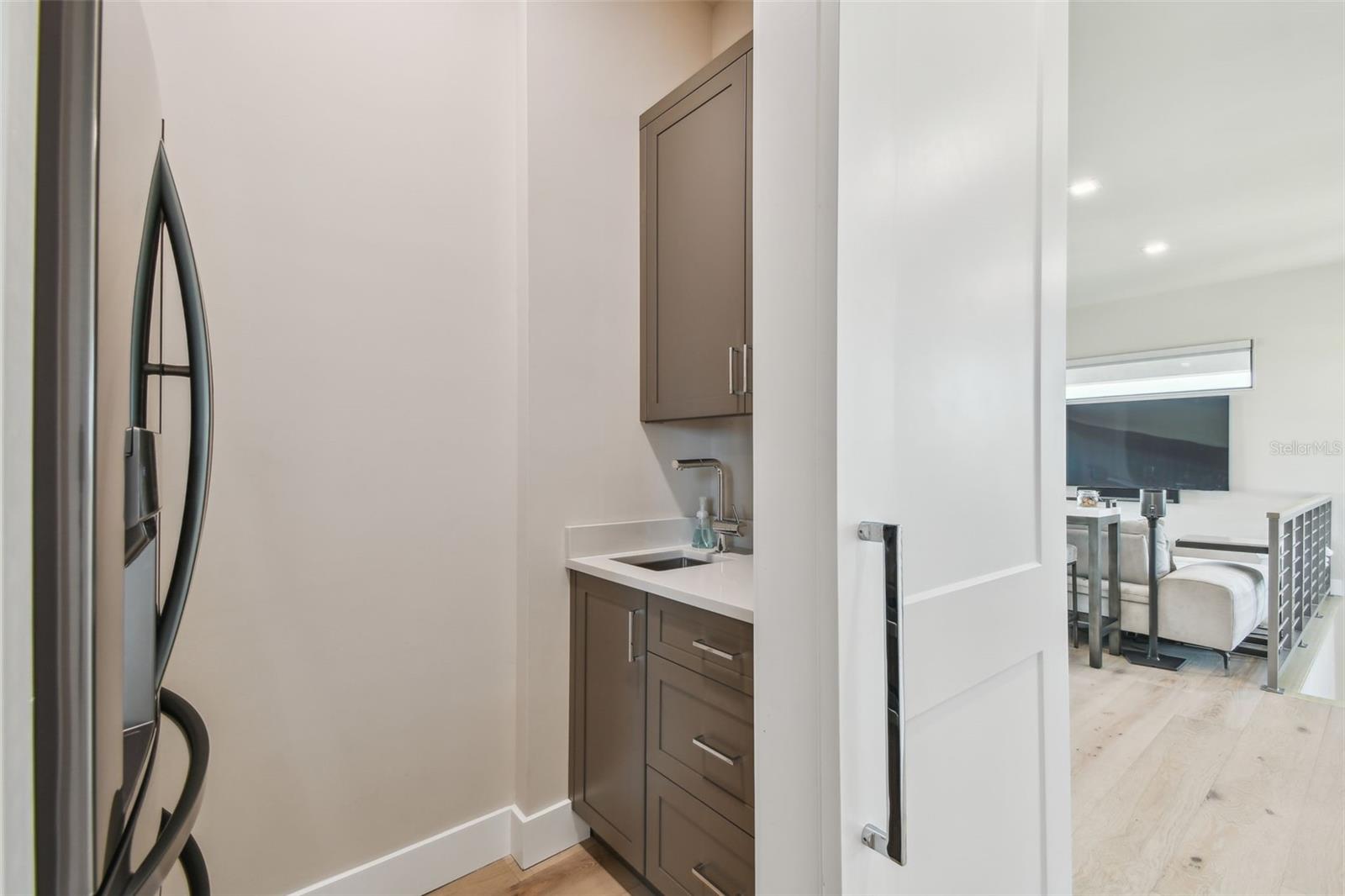 Image 64 of 100 For 105 9th Street E