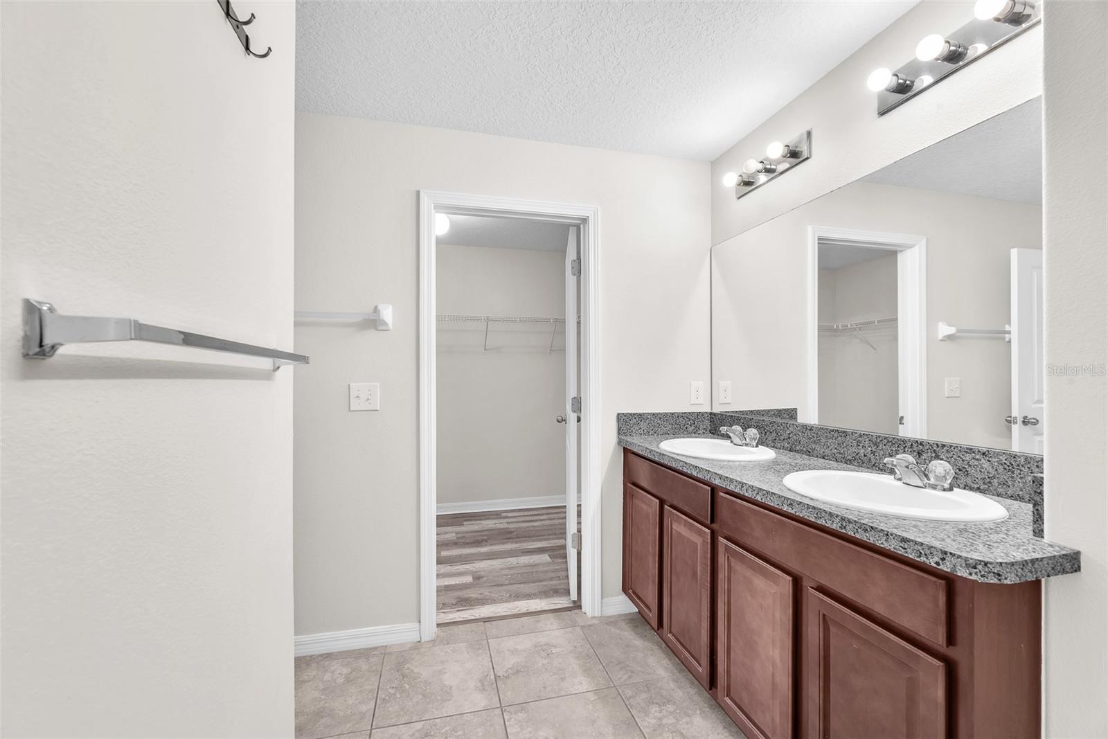 Image 14 of 36 For 4902 Grist Mill Court