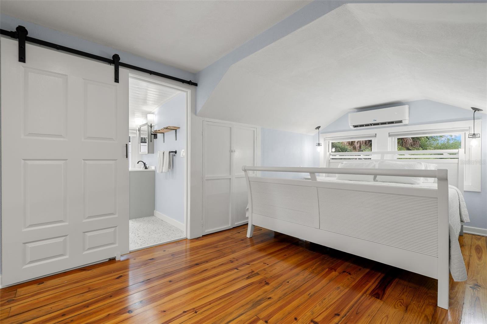 Image 13 of 30 For 535 31st Avenue N