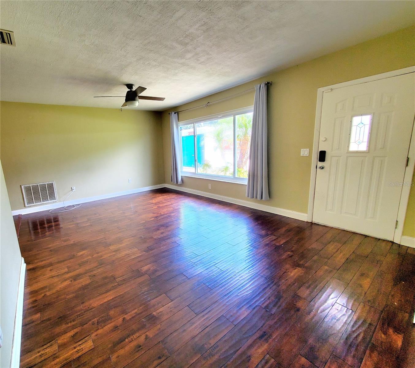 Image 4 of 32 For 2645 Woodring Drive