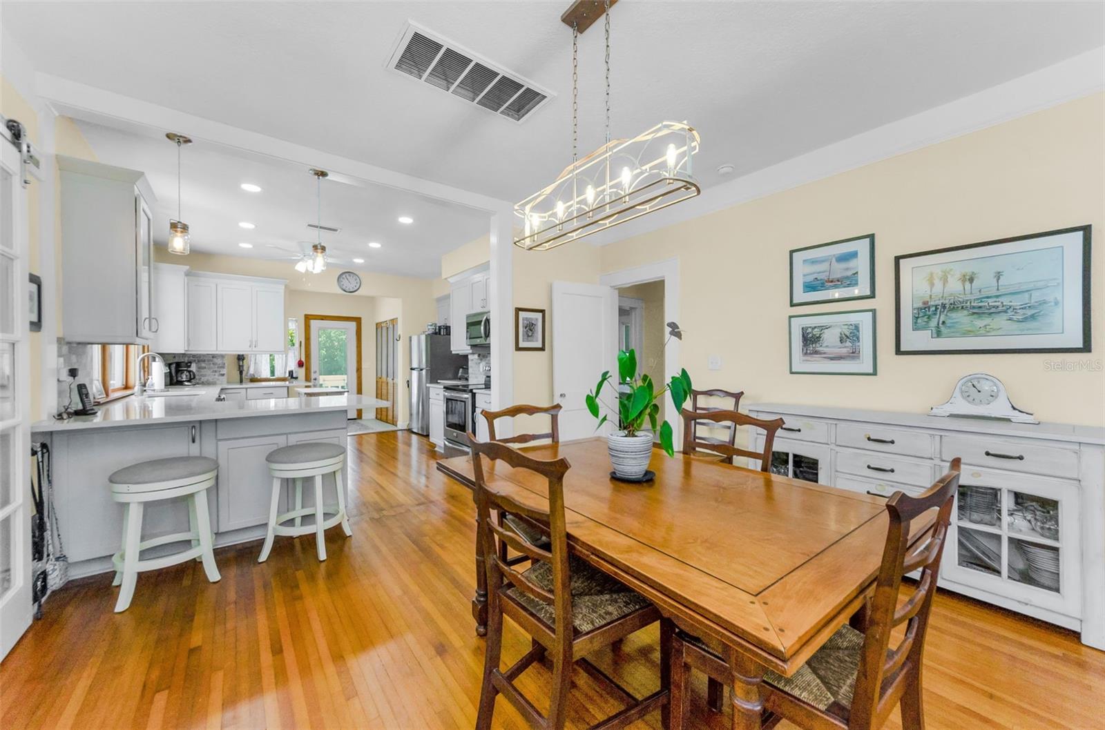 Listing photo id 30 for 1951 Edgewater Drive
