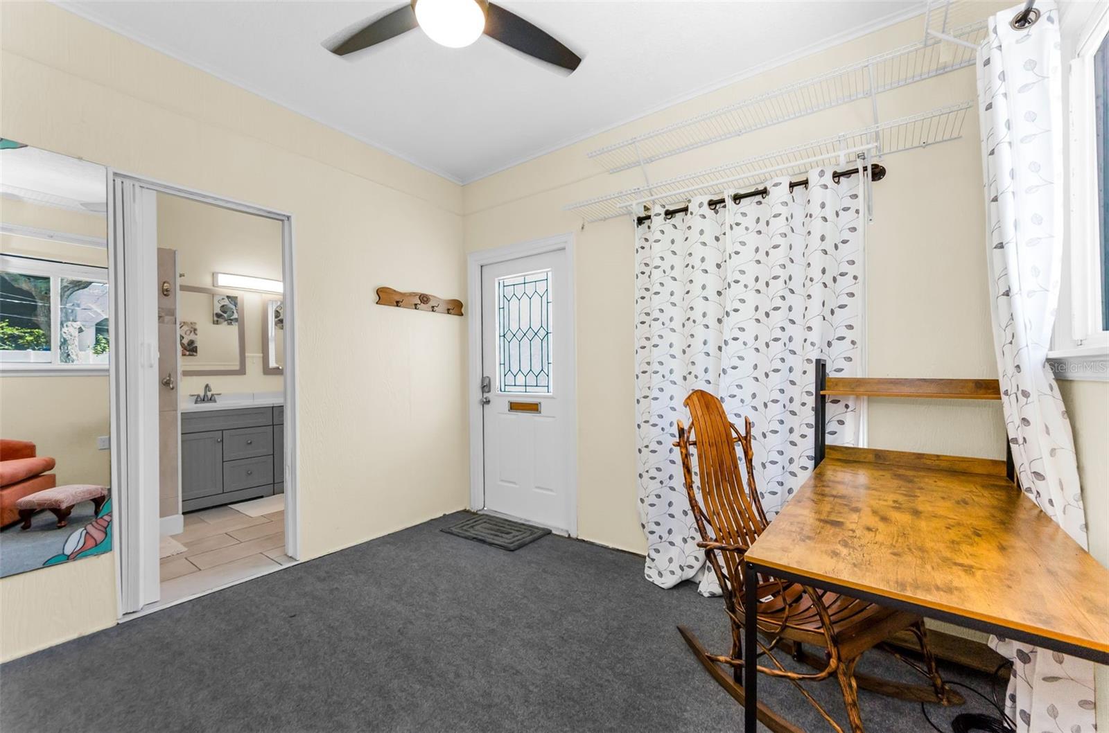 Listing photo id 40 for 1951 Edgewater Drive