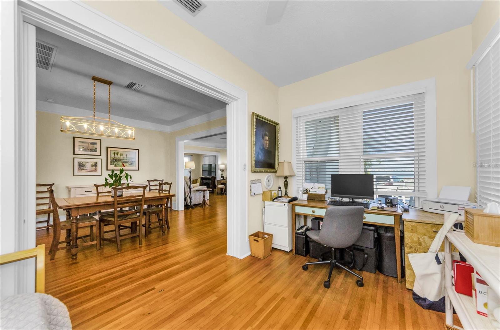 Listing photo id 45 for 1951 Edgewater Drive