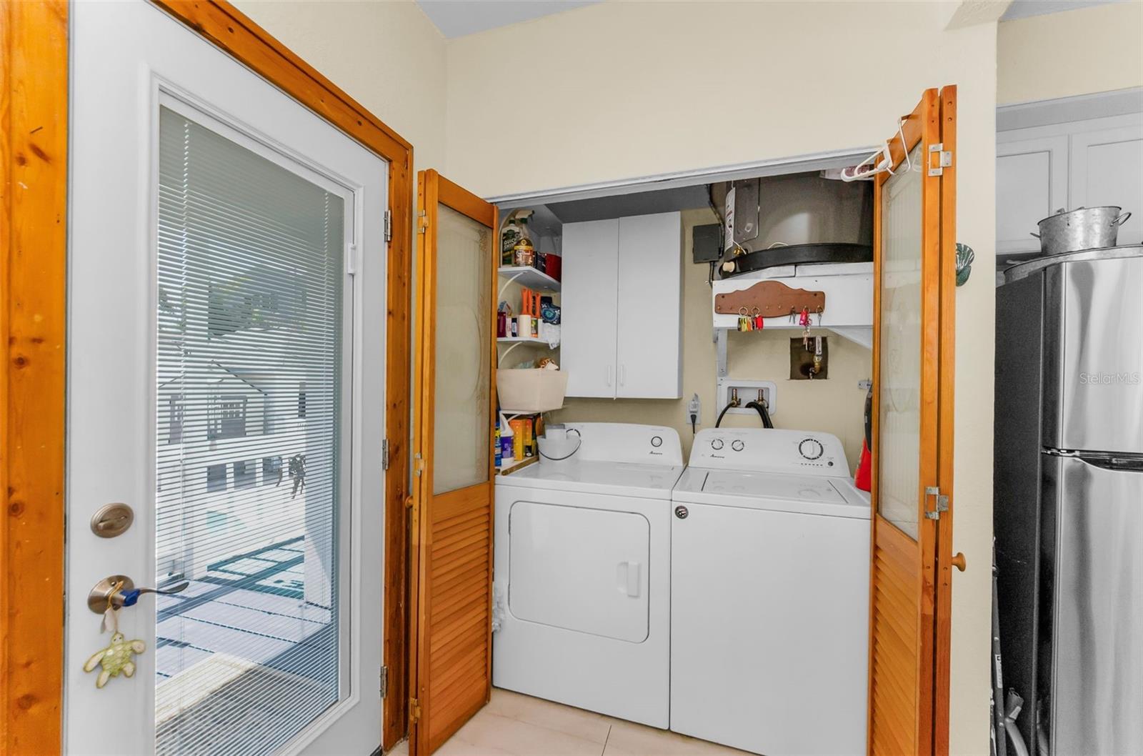 Listing photo id 49 for 1951 Edgewater Drive