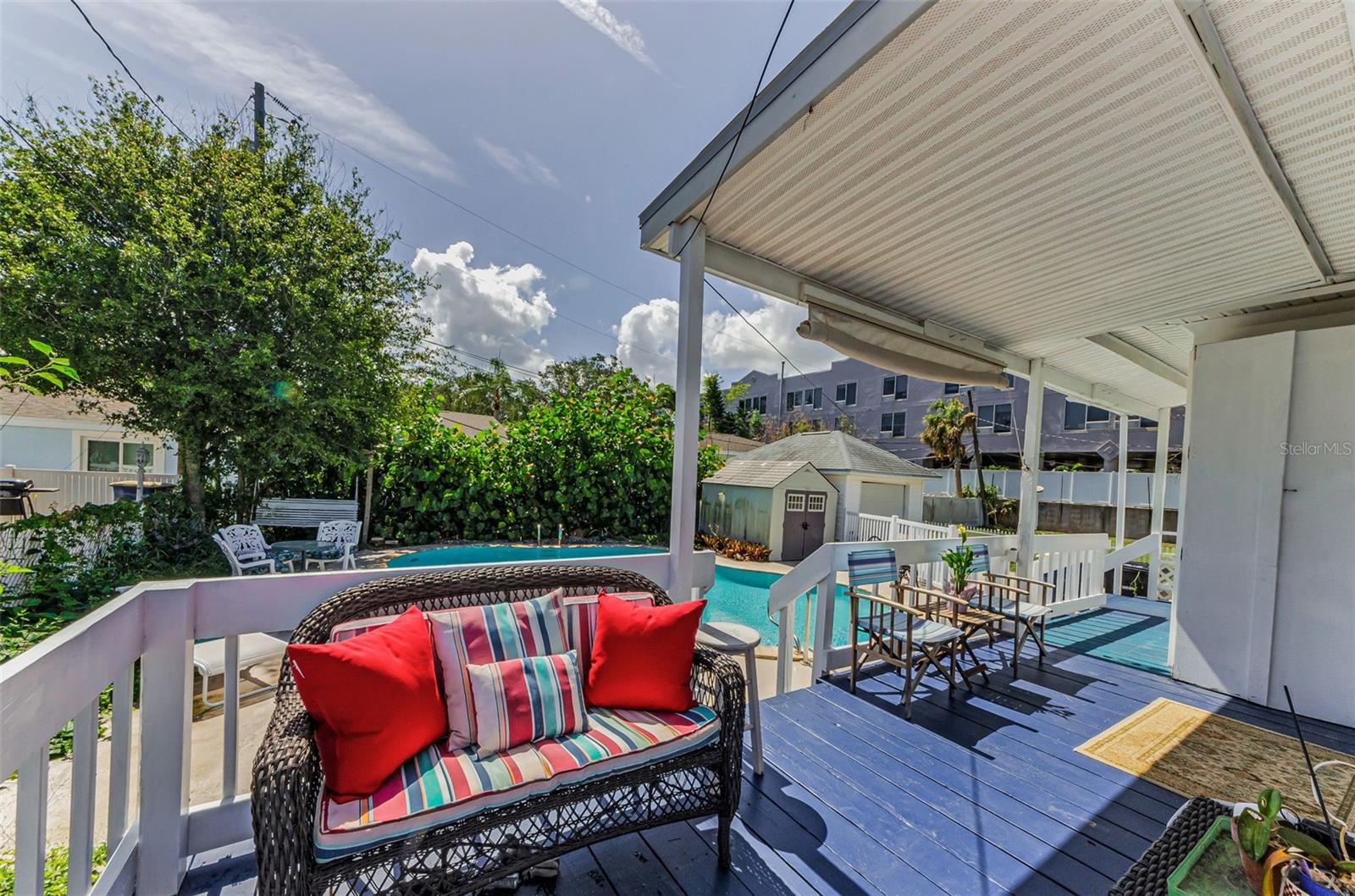 Listing photo id 51 for 1951 Edgewater Drive