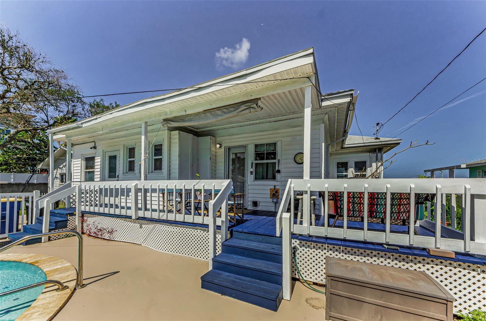 Listing photo id 52 for 1951 Edgewater Drive