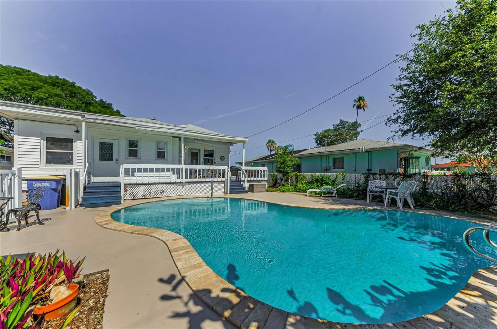 Listing photo id 61 for 1951 Edgewater Drive