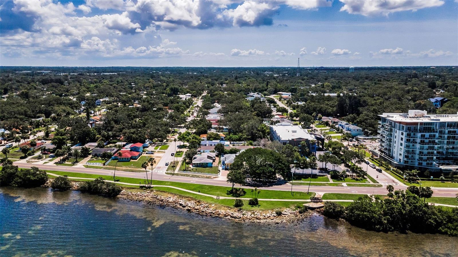 Listing photo id 69 for 1951 Edgewater Drive