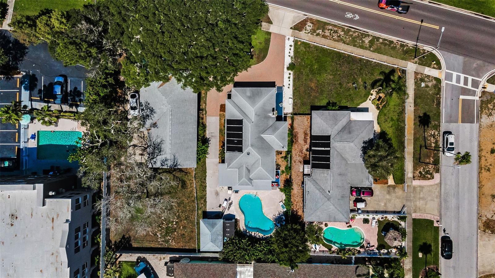 Listing photo id 74 for 1951 Edgewater Drive