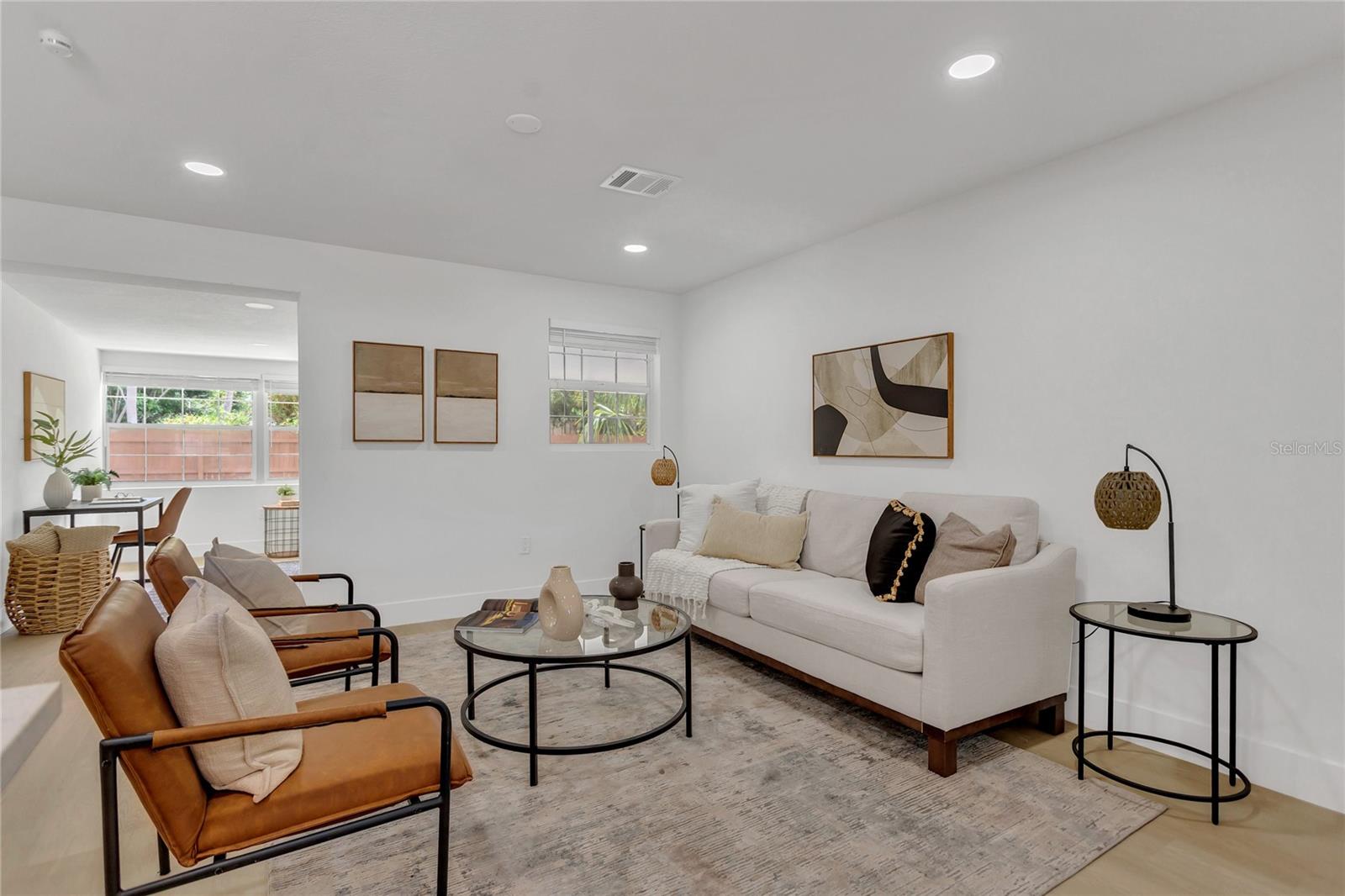 Image 8 of 32 For 2837 Woodcrest Drive
