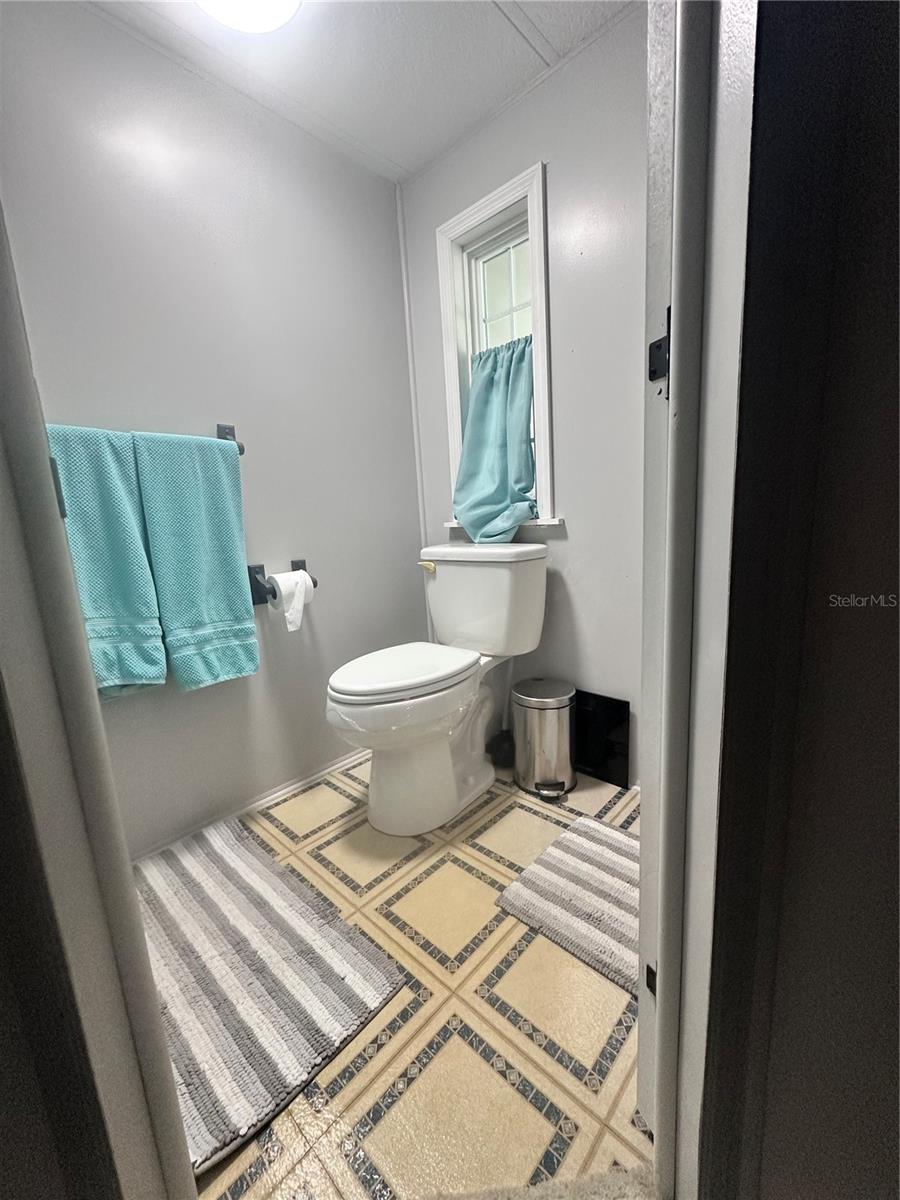 Listing photo id 9 for 5248 Antigua Drive