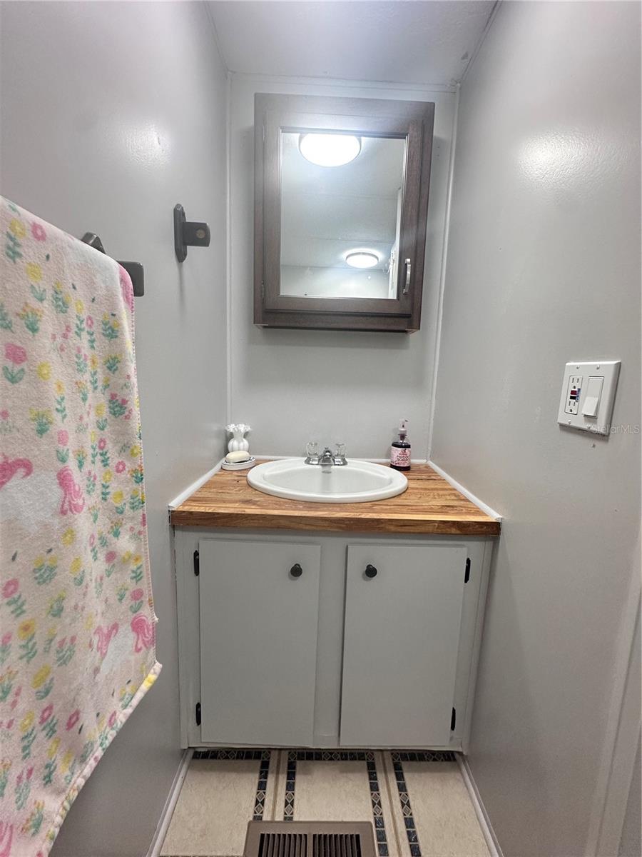 Listing photo id 11 for 5248 Antigua Drive