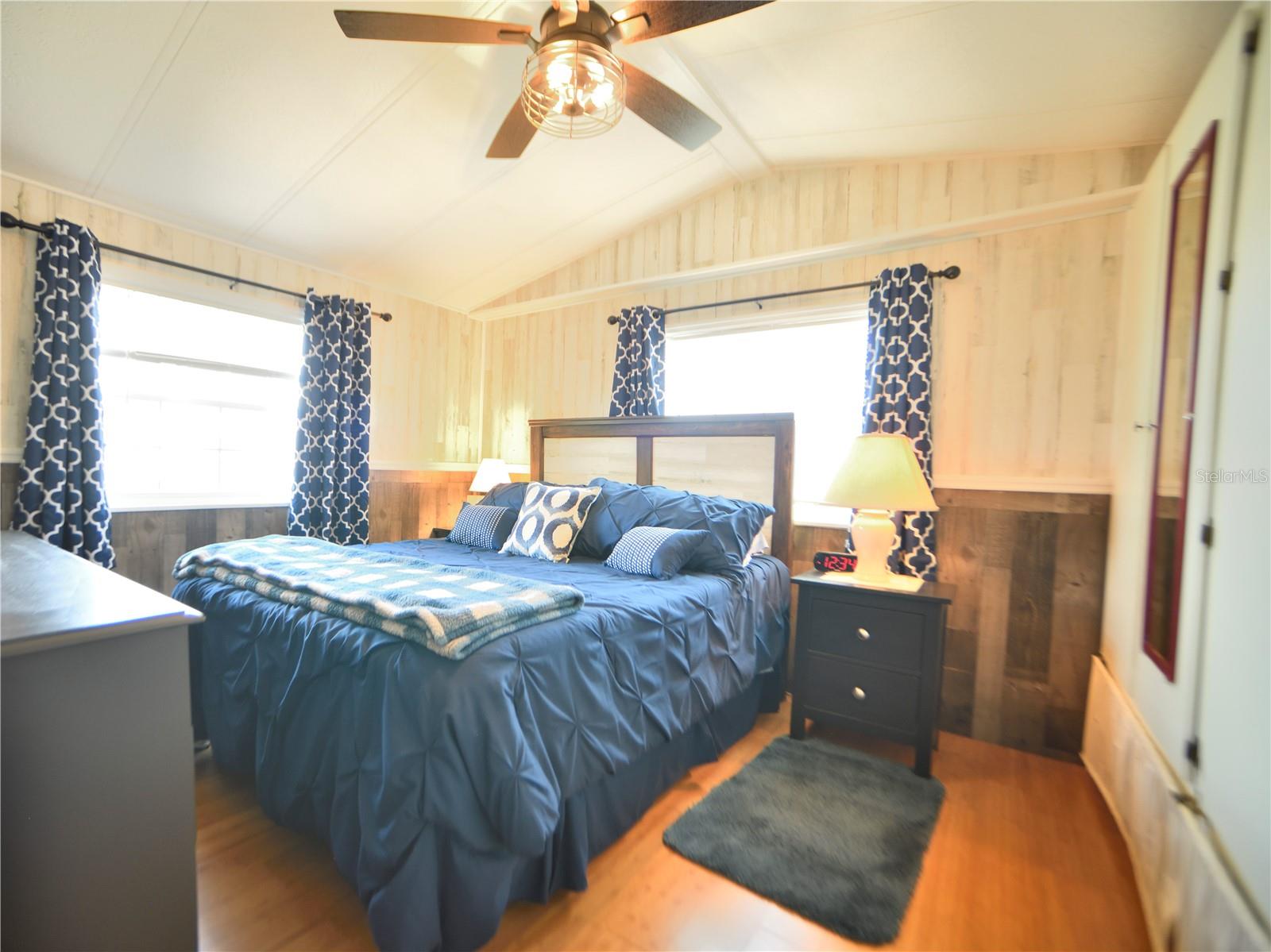 Listing photo id 13 for 5248 Antigua Drive