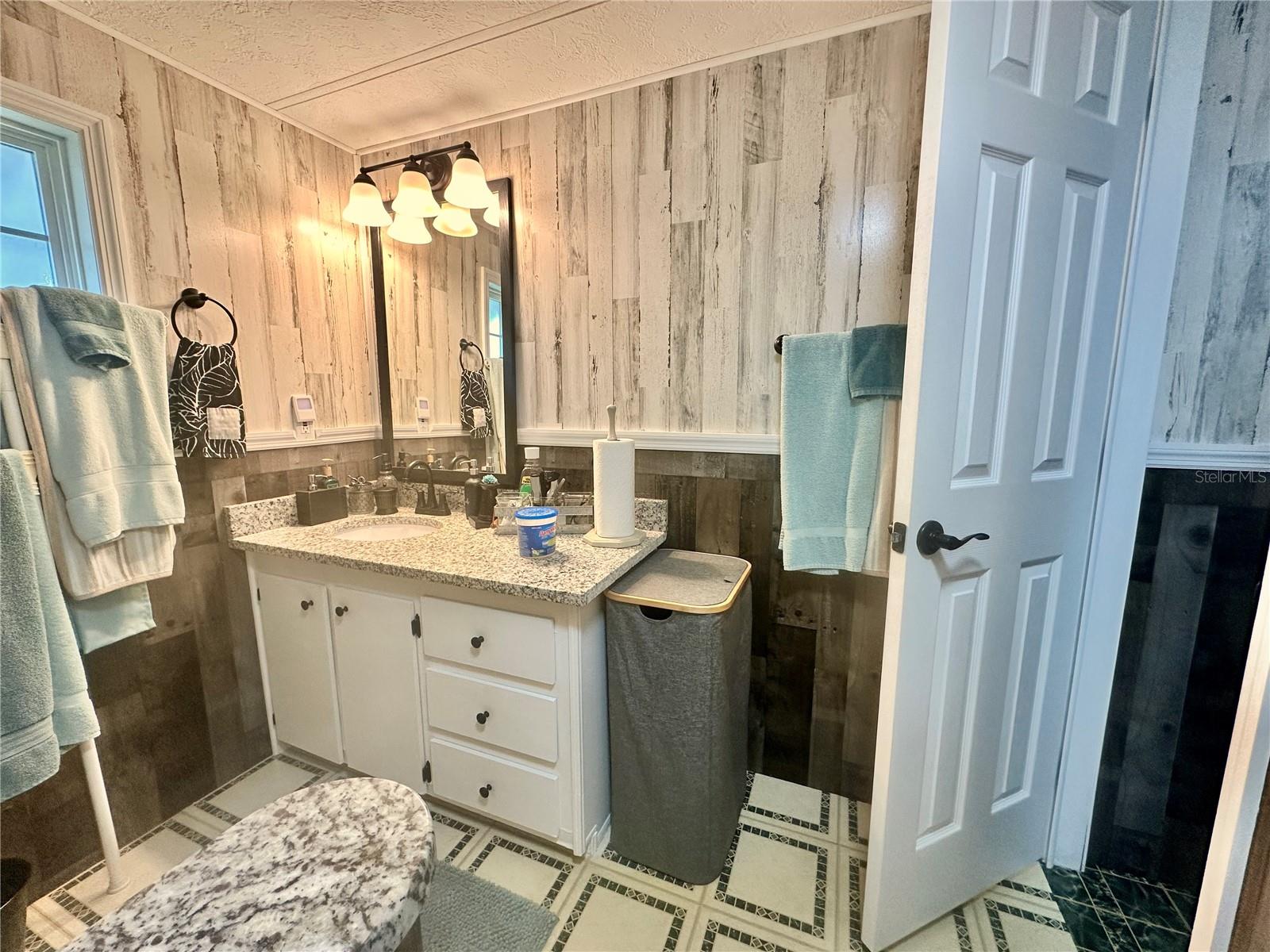 Listing photo id 15 for 5248 Antigua Drive