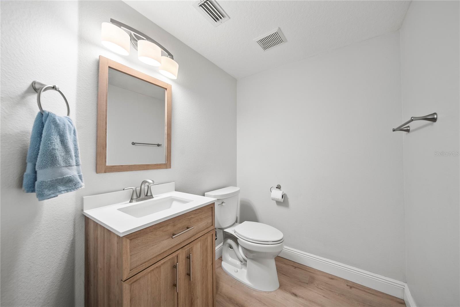Image 20 of 38 For 18004 Avalon Lane