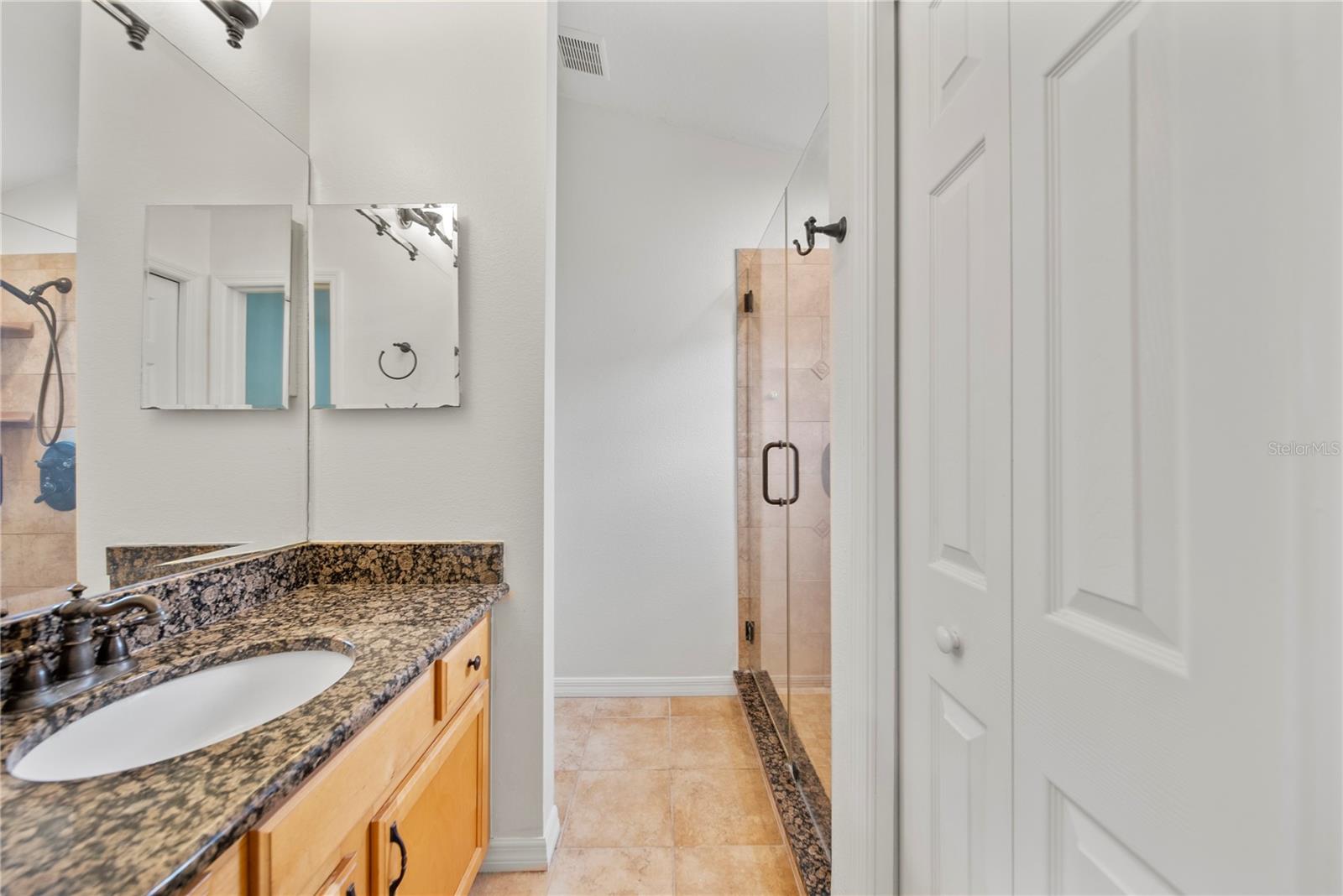 Image 27 of 38 For 18004 Avalon Lane