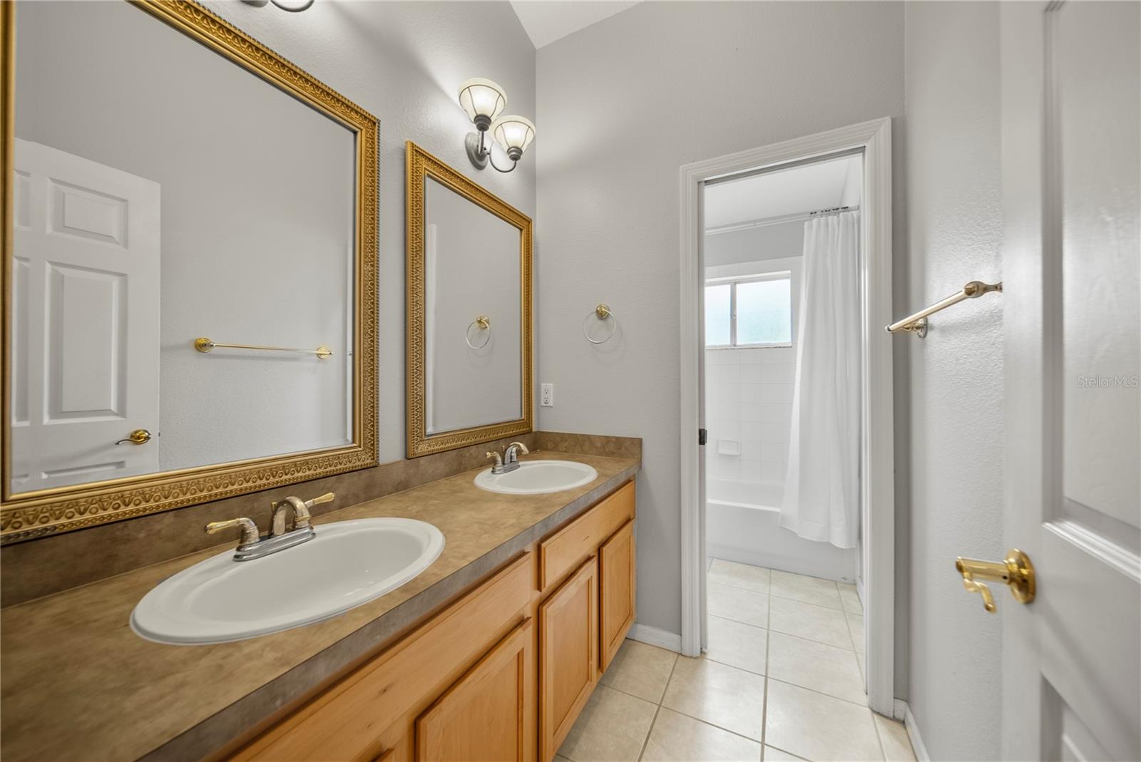 Image 29 of 38 For 18004 Avalon Lane