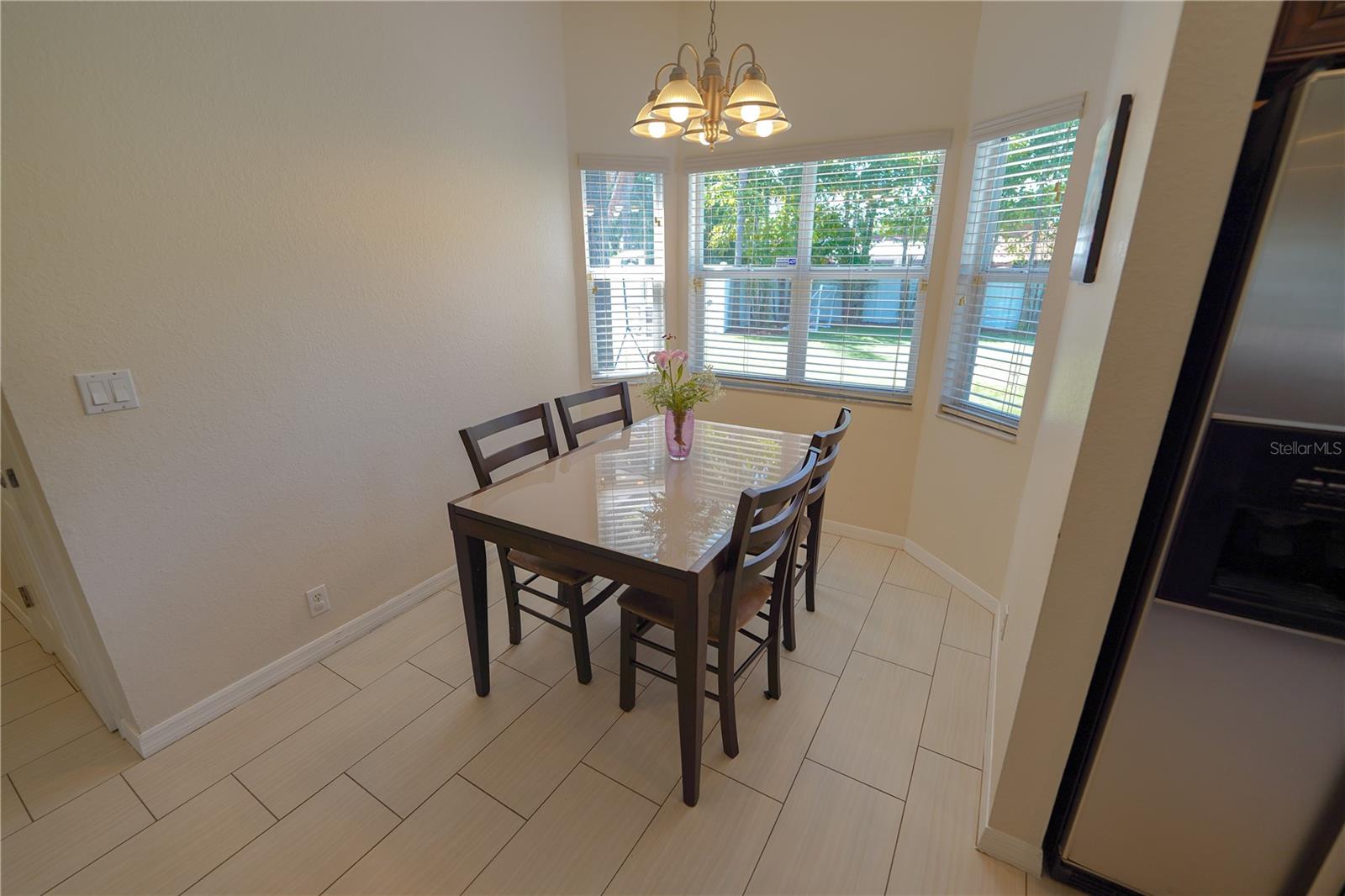 Image 10 of 39 For 920 Coral Street
