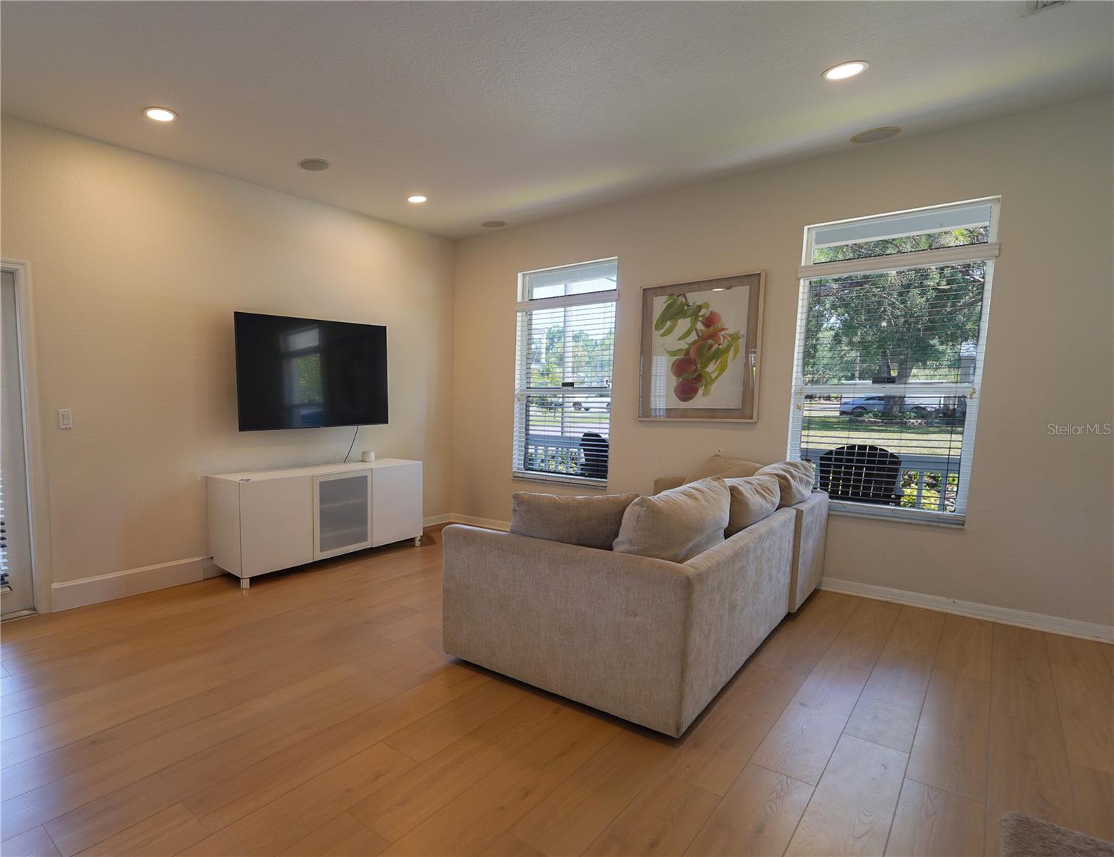 Image 3 of 39 For 920 Coral Street