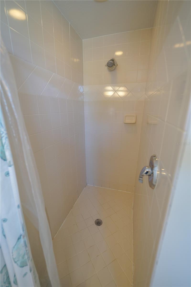 Image 32 of 39 For 920 Coral Street