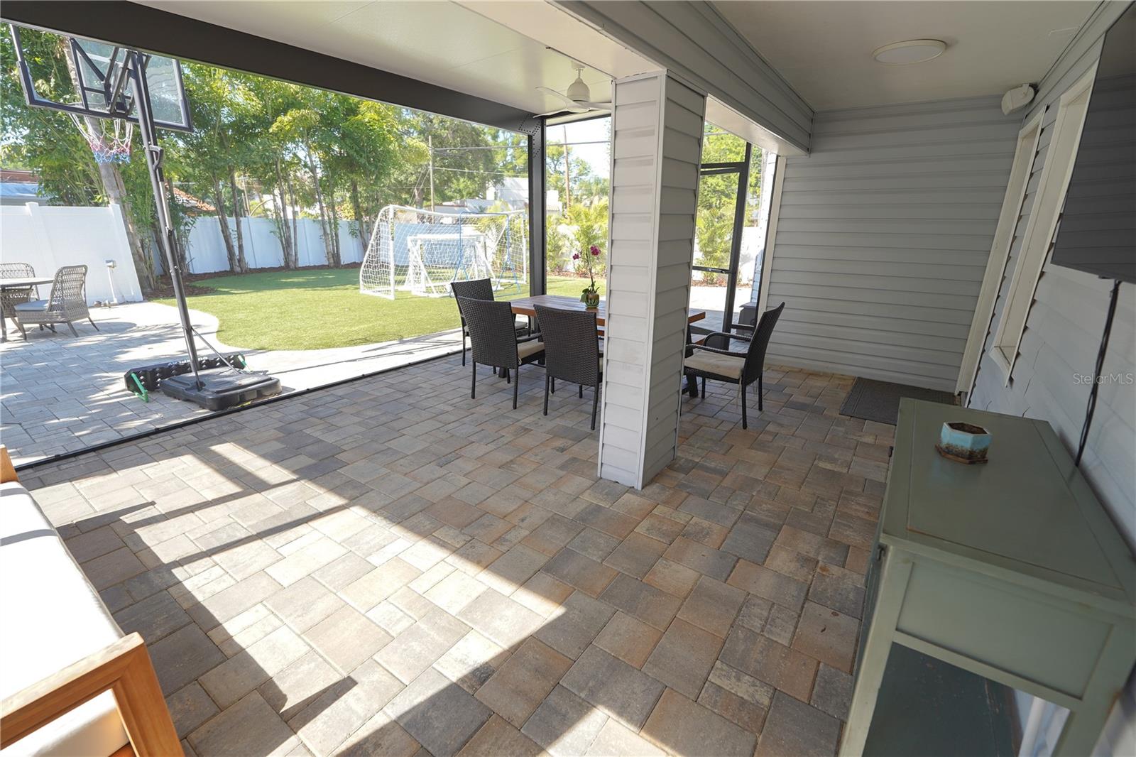Image 35 of 39 For 920 Coral Street