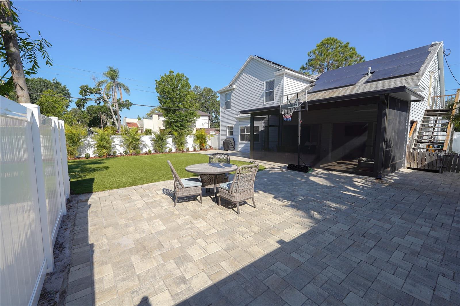 Image 36 of 39 For 920 Coral Street