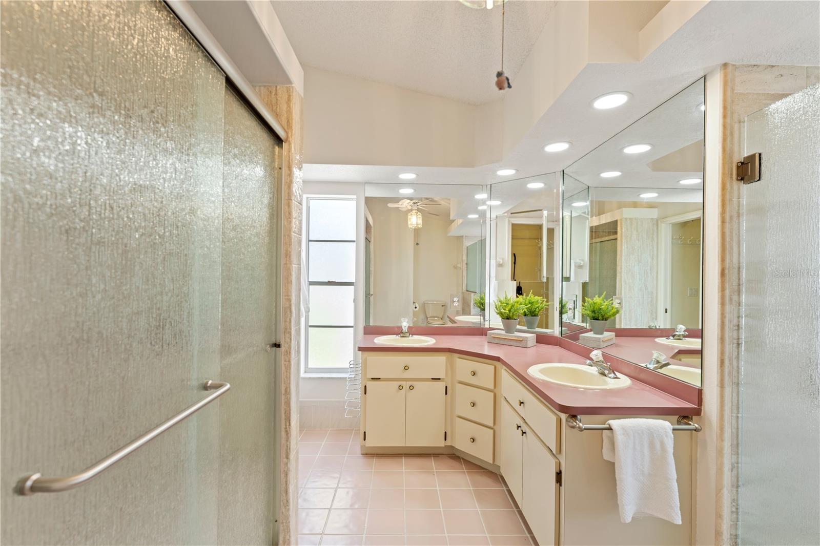 Image 35 of 75 For 18561 Winding Oaks Boulevard