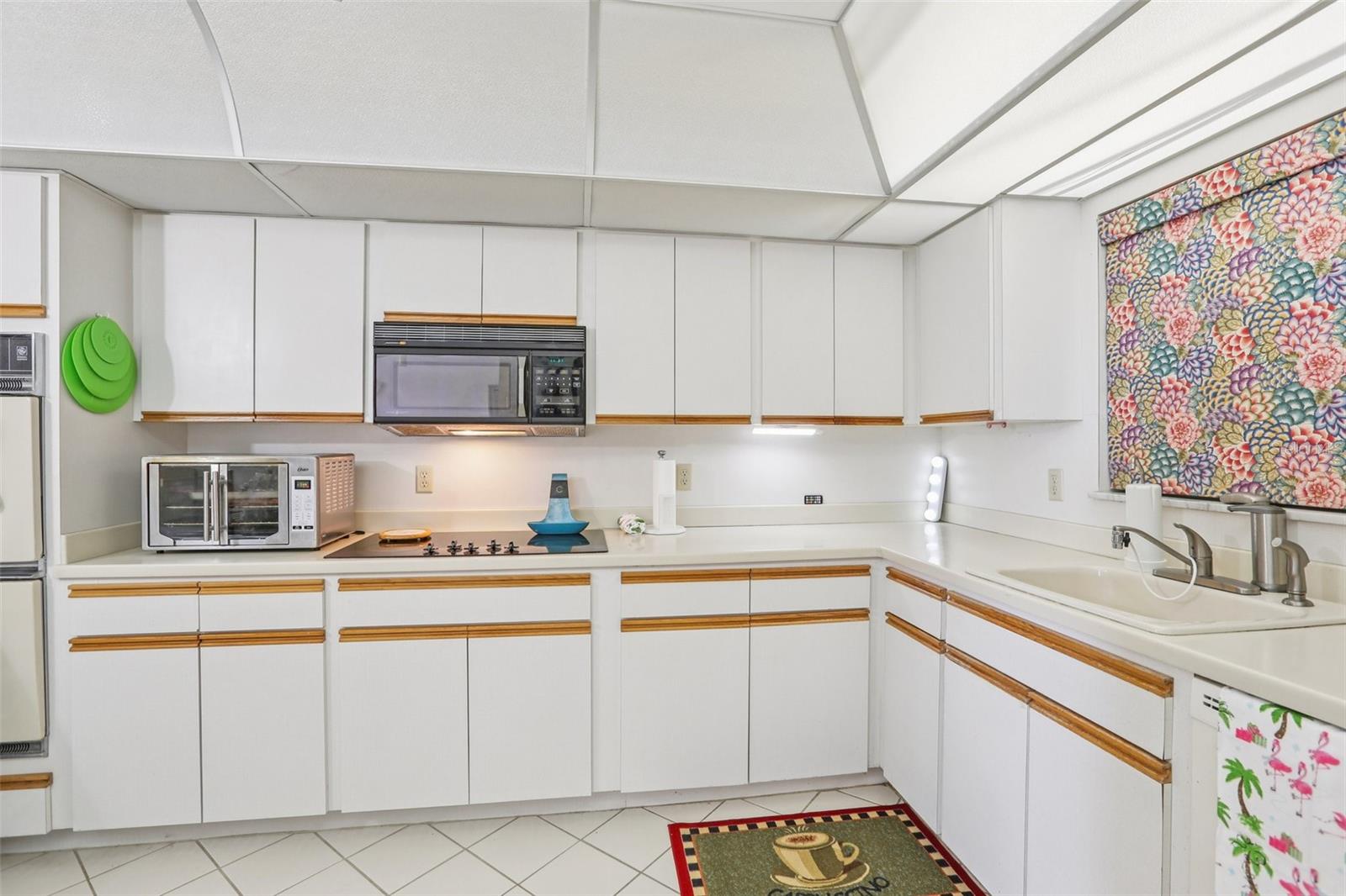 Image 11 of 36 For 5200 Brittany Drive S 1501