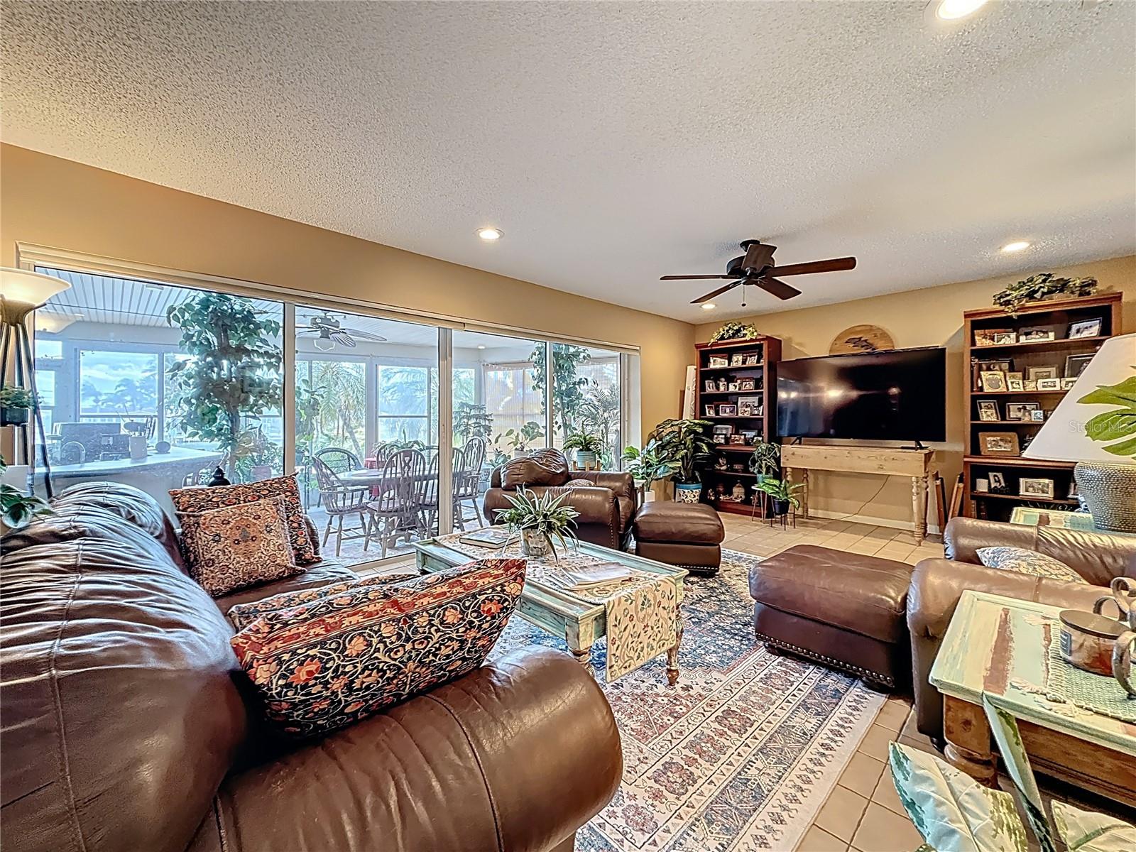 Image 11 of 51 For 760 Capri Boulevard