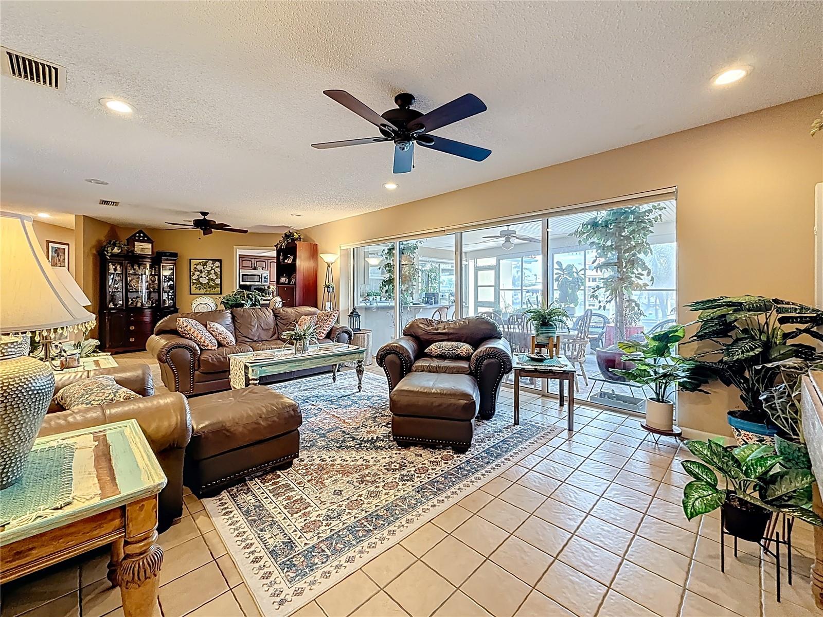 Image 12 of 51 For 760 Capri Boulevard
