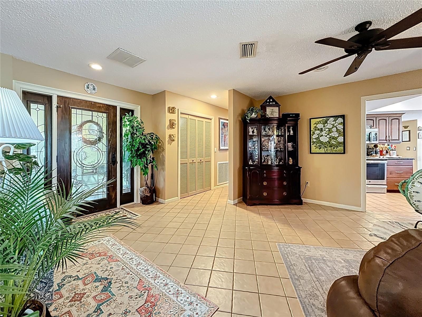 Image 13 of 51 For 760 Capri Boulevard