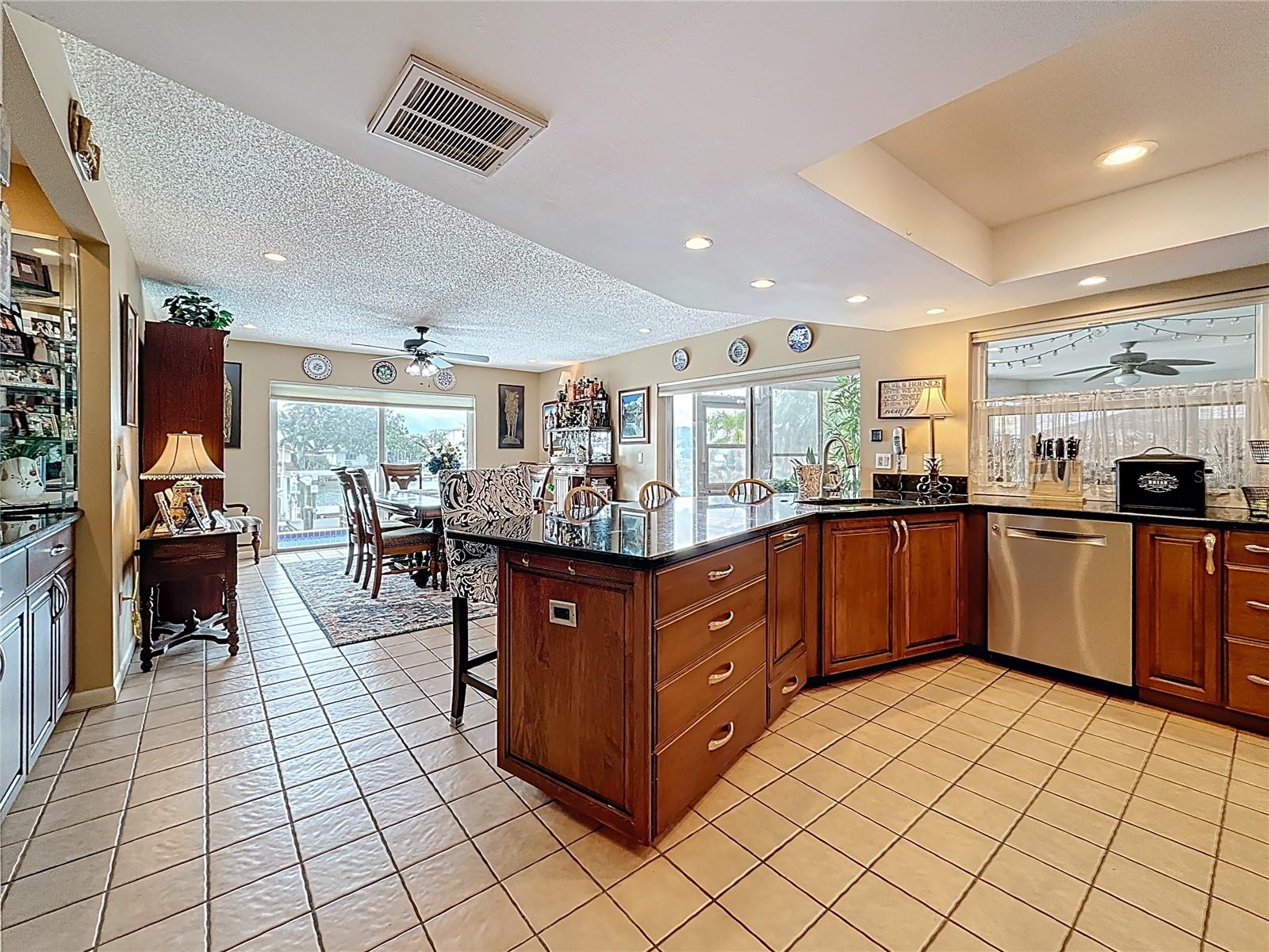 Image 14 of 51 For 760 Capri Boulevard