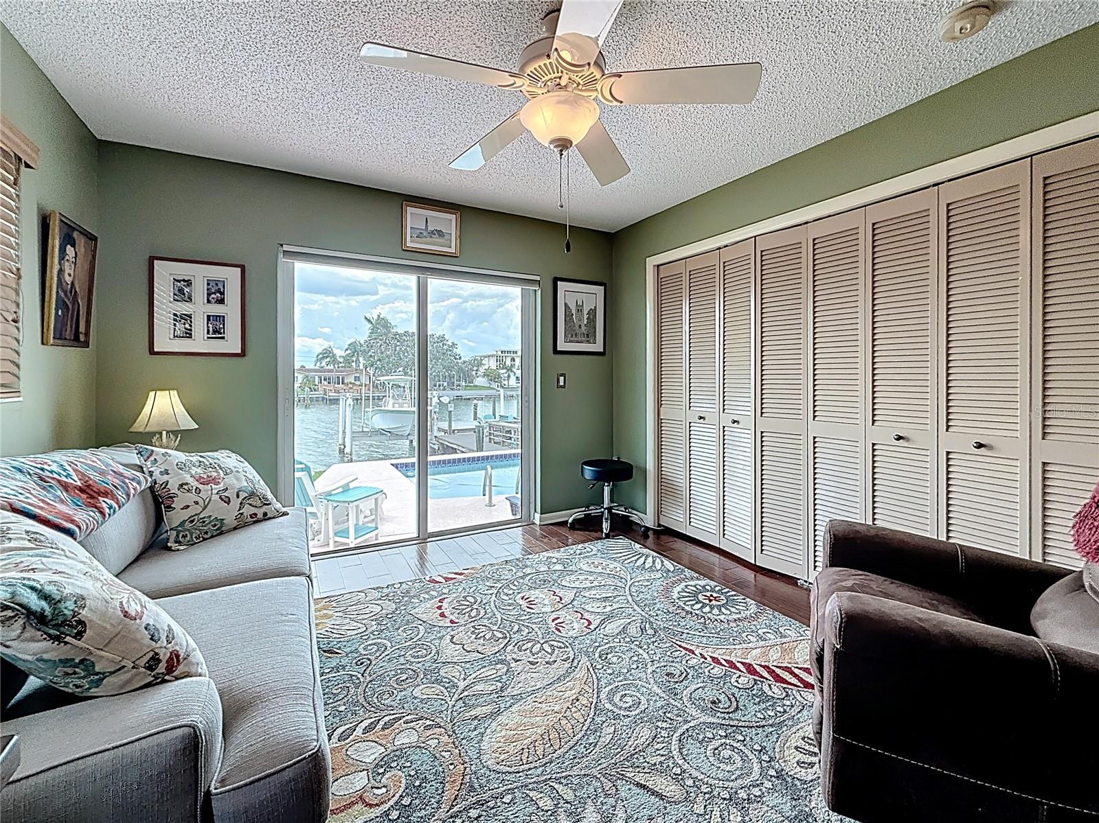 Image 21 of 51 For 760 Capri Boulevard