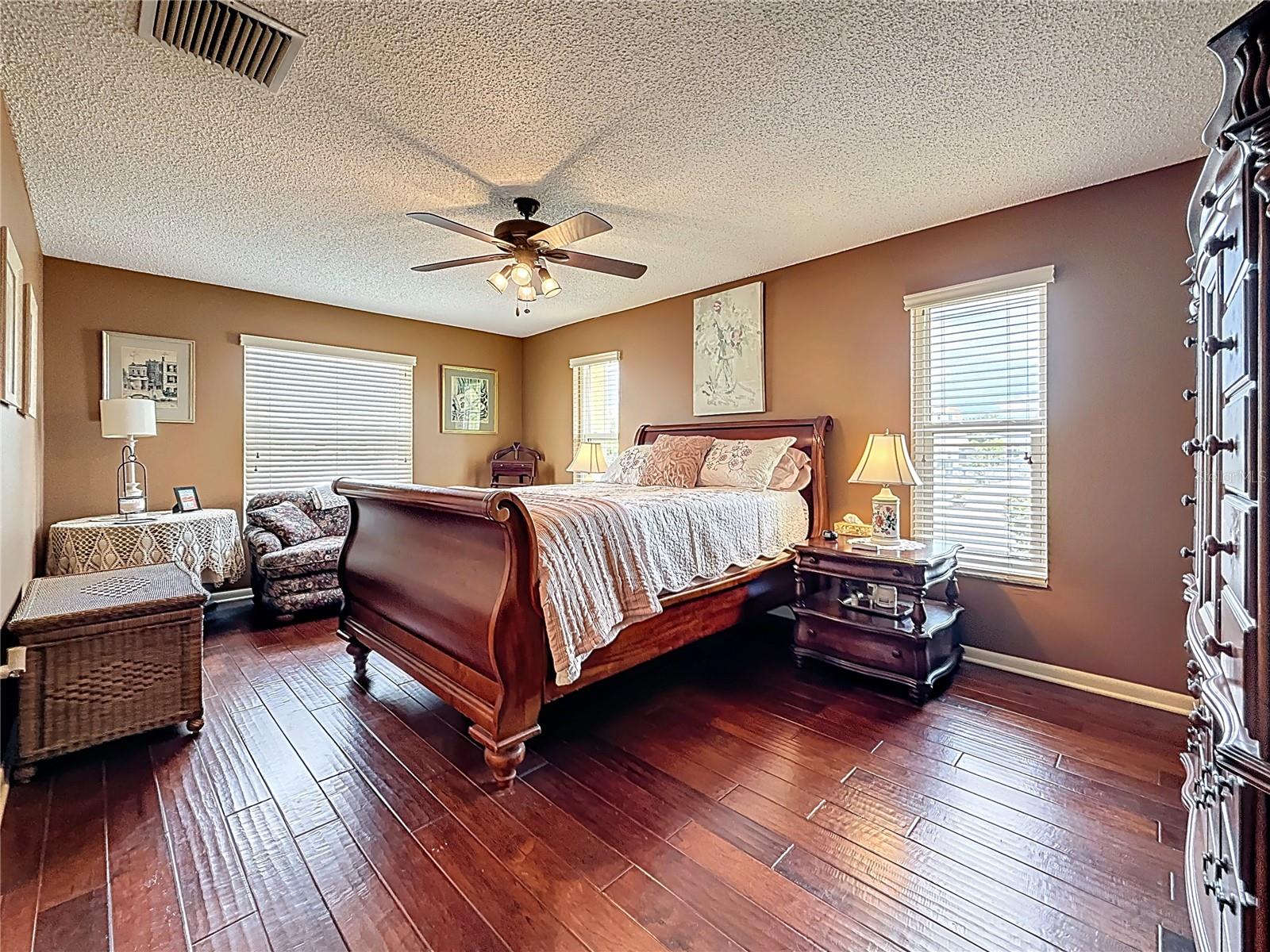 Image 25 of 51 For 760 Capri Boulevard