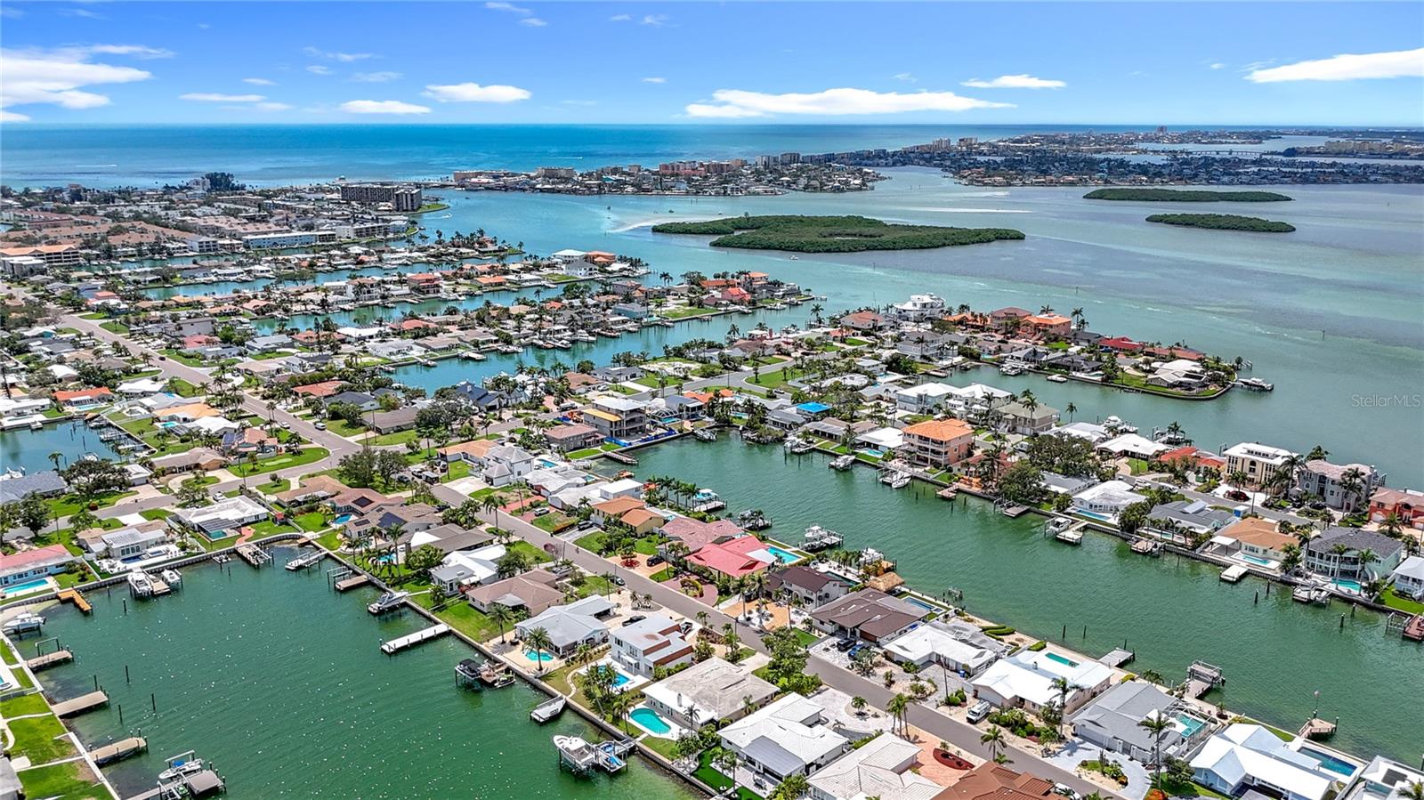Image 3 of 51 For 760 Capri Boulevard