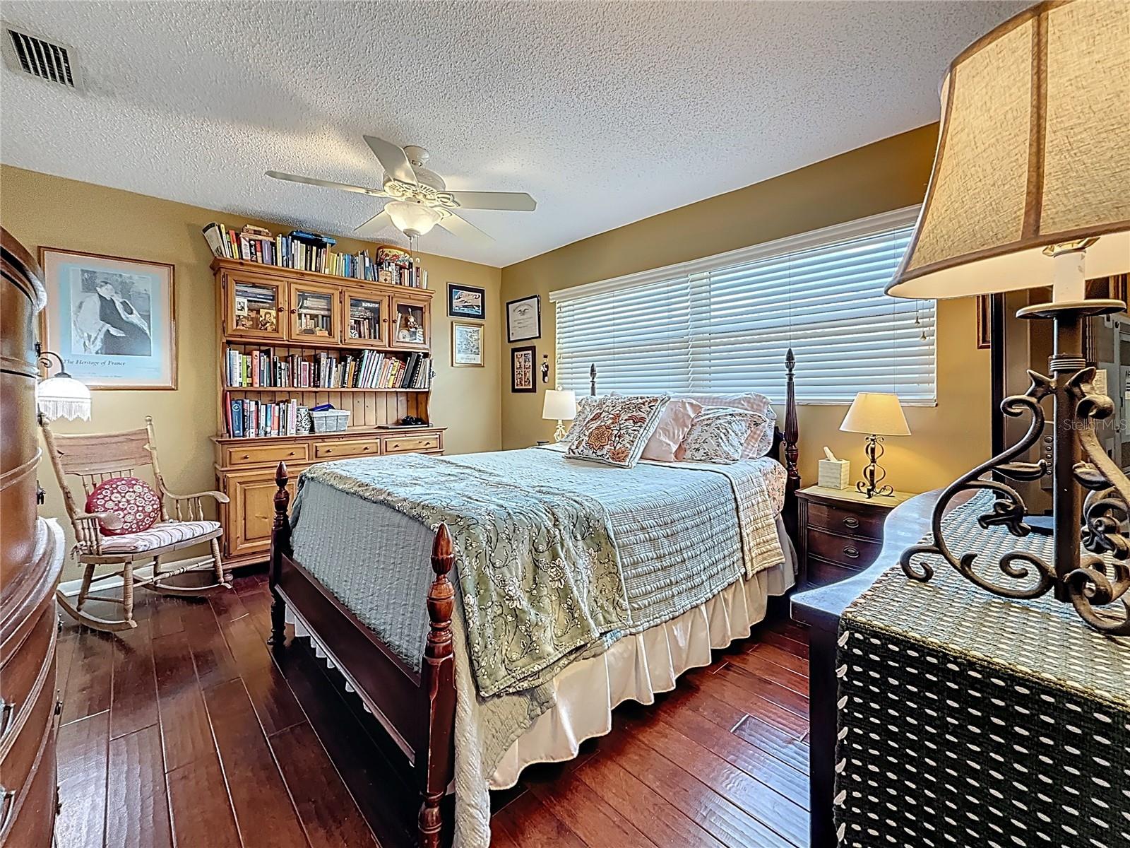 Image 31 of 51 For 760 Capri Boulevard