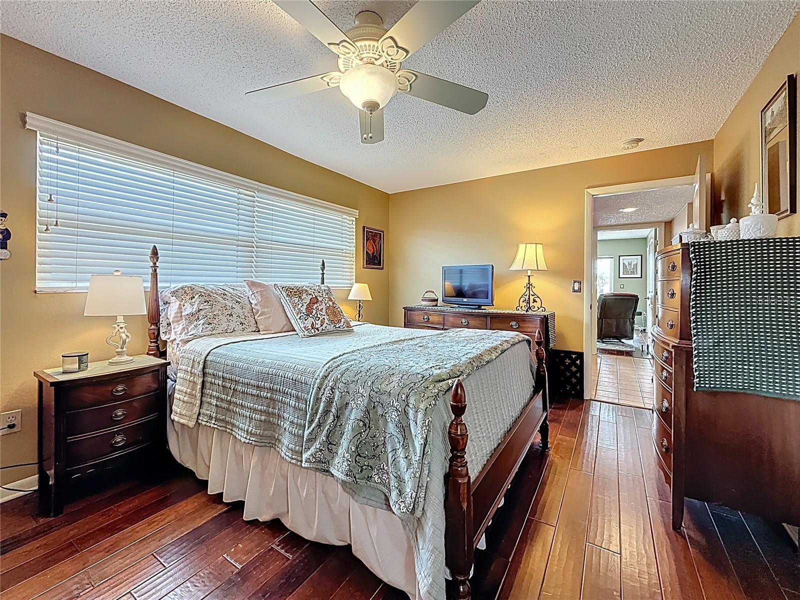 Image 32 of 51 For 760 Capri Boulevard