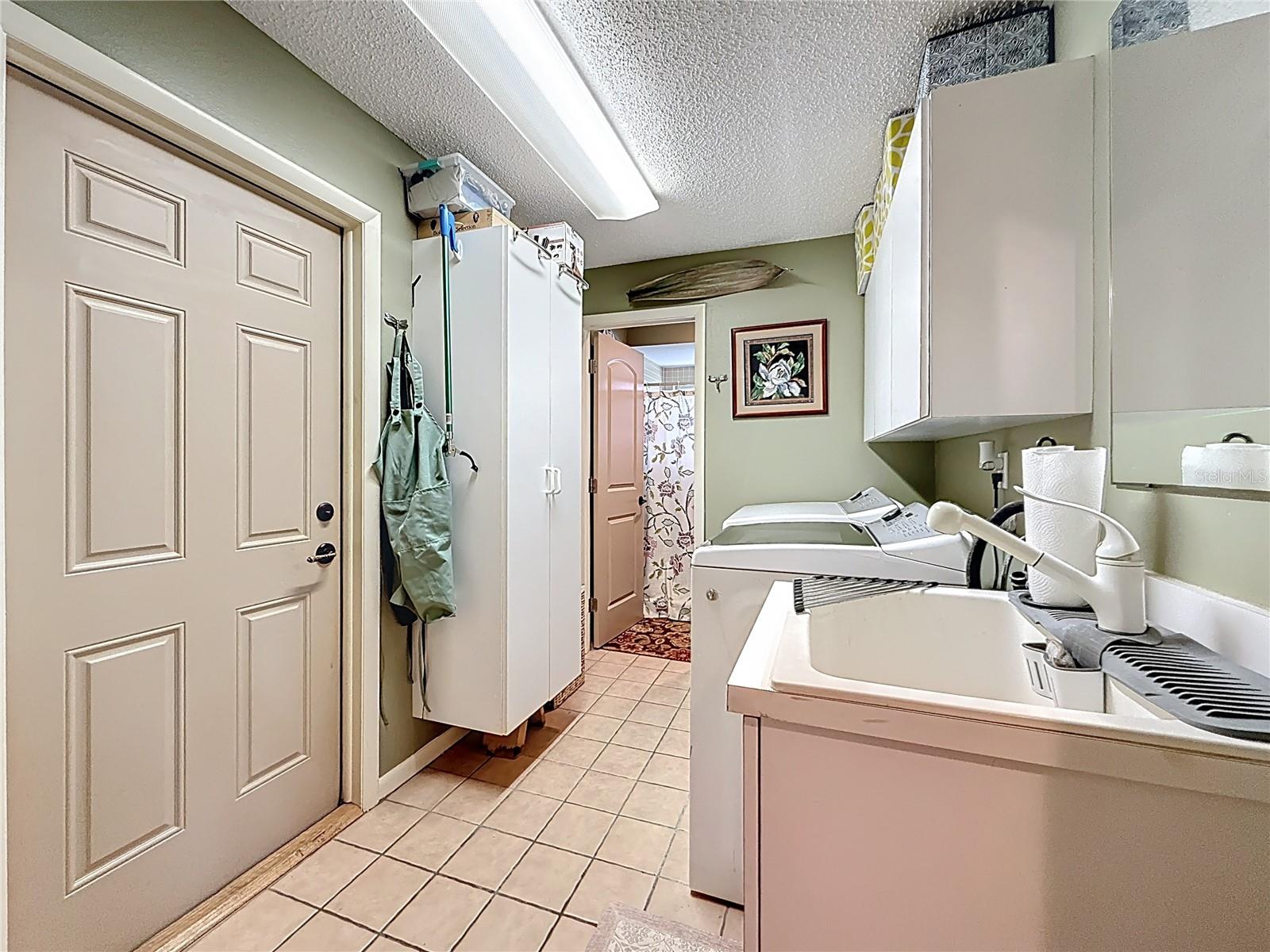 Image 36 of 51 For 760 Capri Boulevard