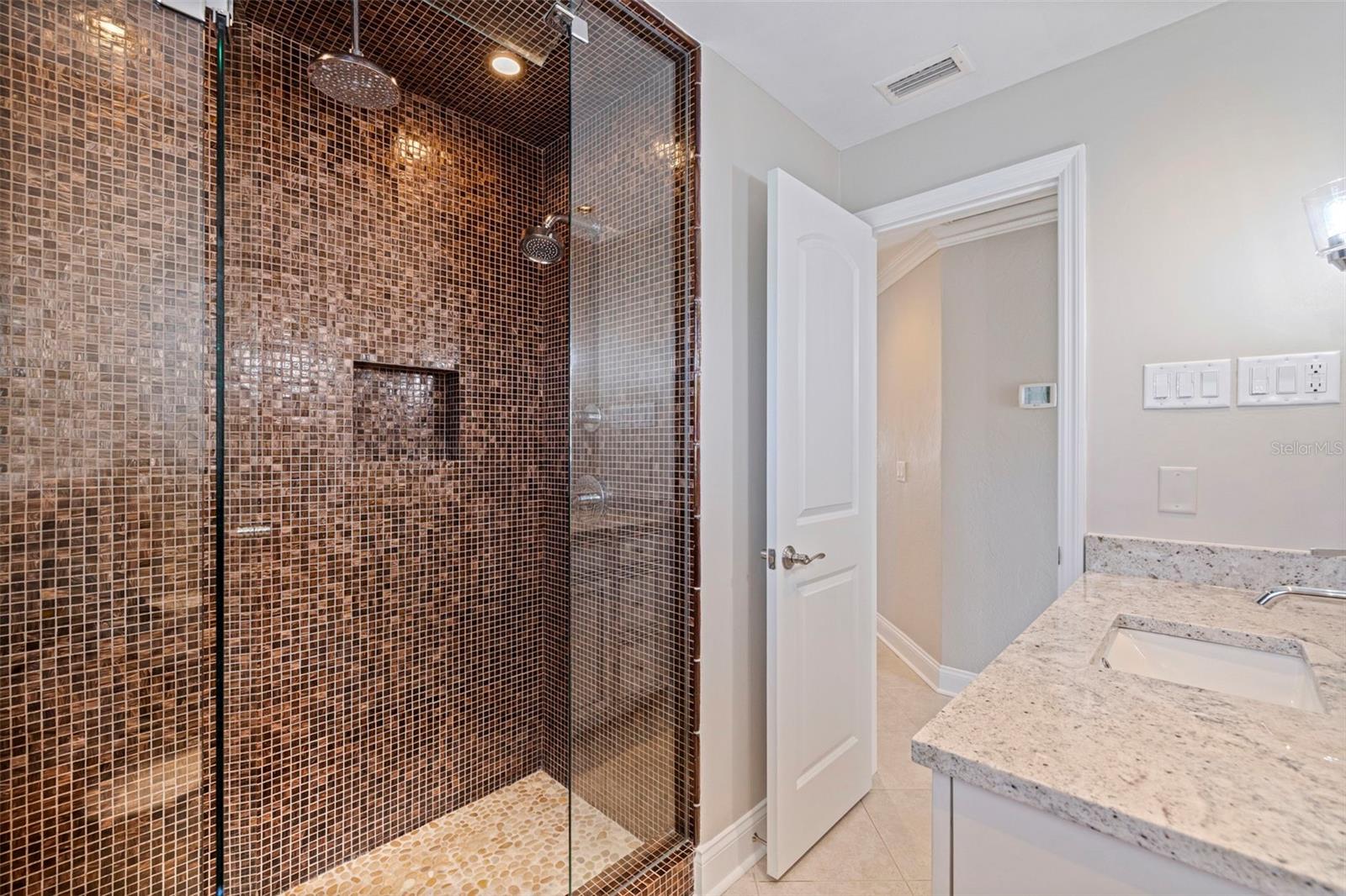Image 22 of 46 For 11225 4th Street E