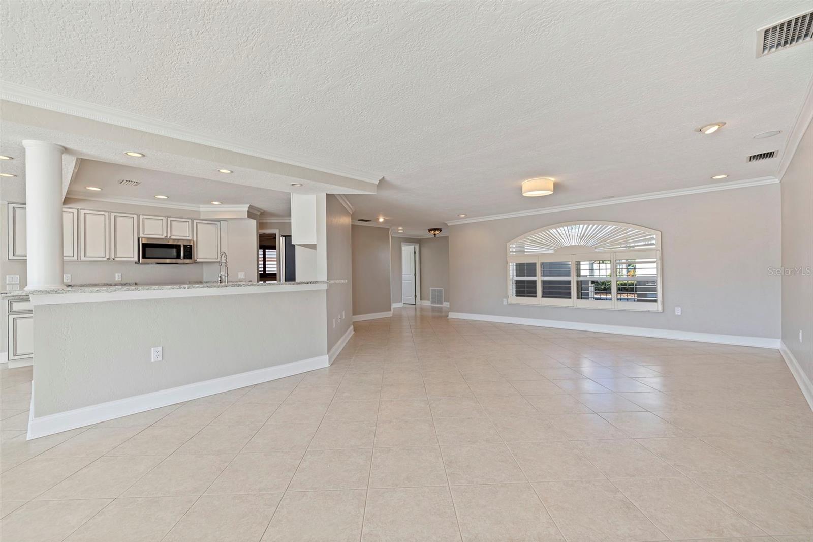 Image 6 of 46 For 11225 4th Street E