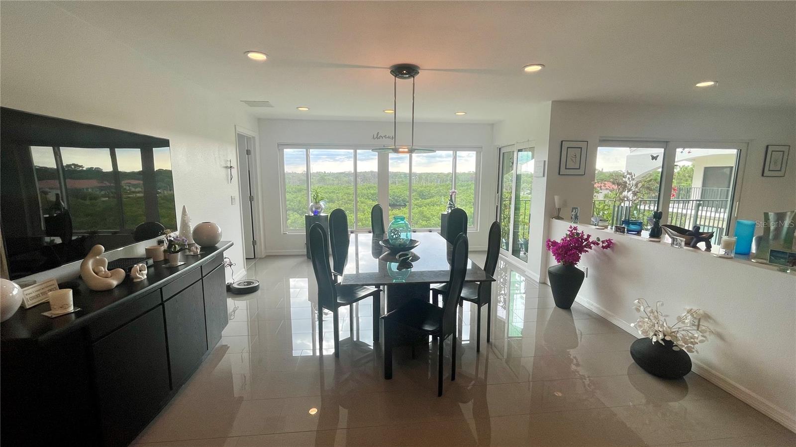 Image 11 of 56 For 244 Mariner Drive