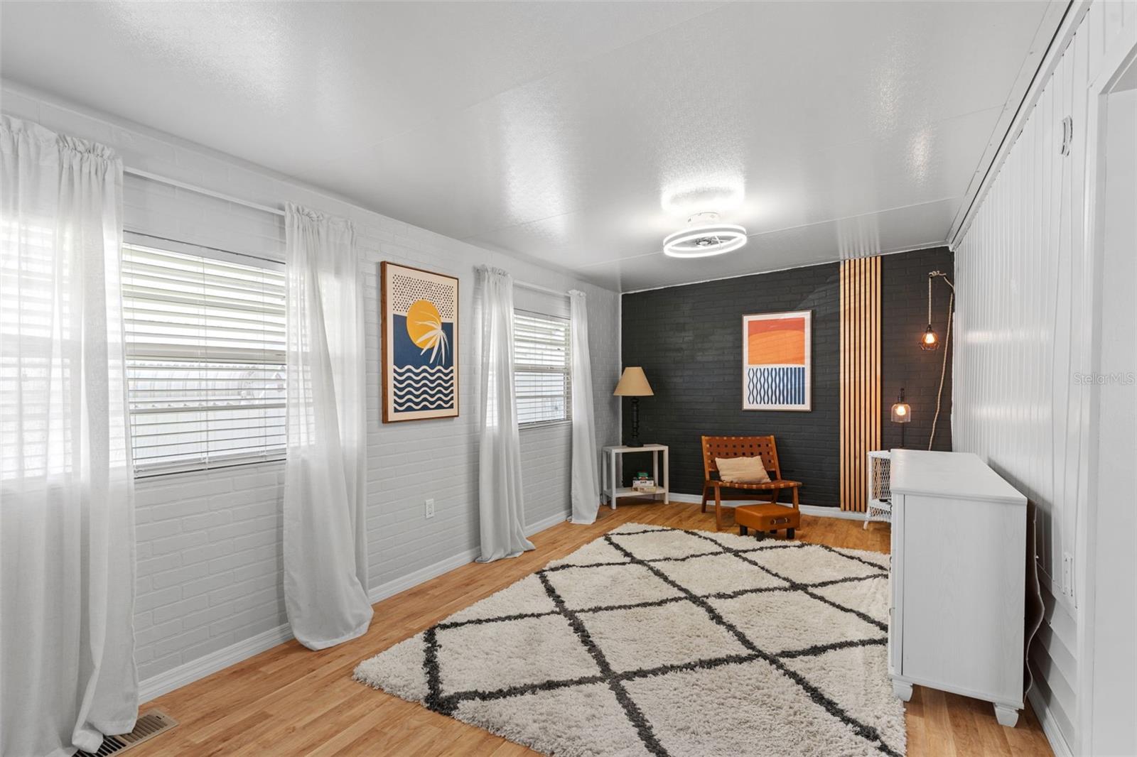 Image 11 of 32 For 3333 26th Avenue E 1090