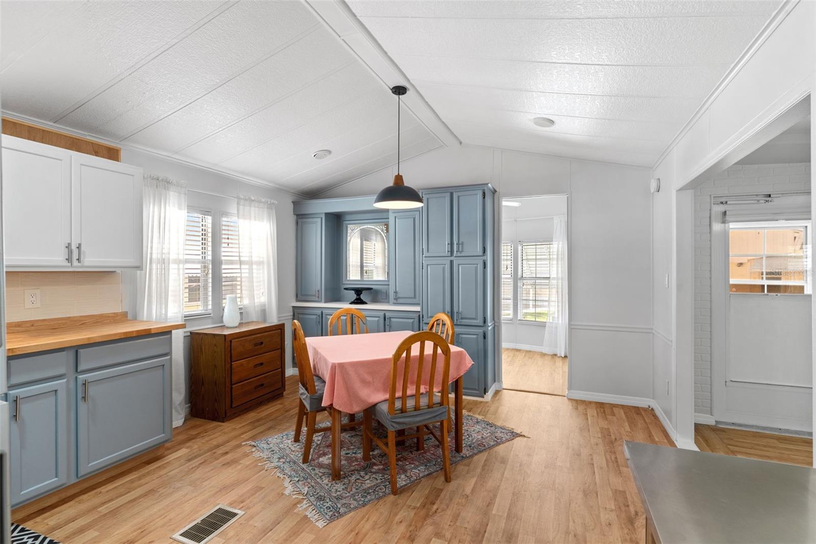 Image 13 of 32 For 3333 26th Avenue E 1090
