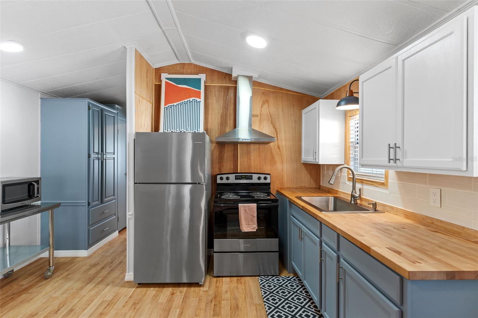 Image 15 of 32 For 3333 26th Avenue E 1090
