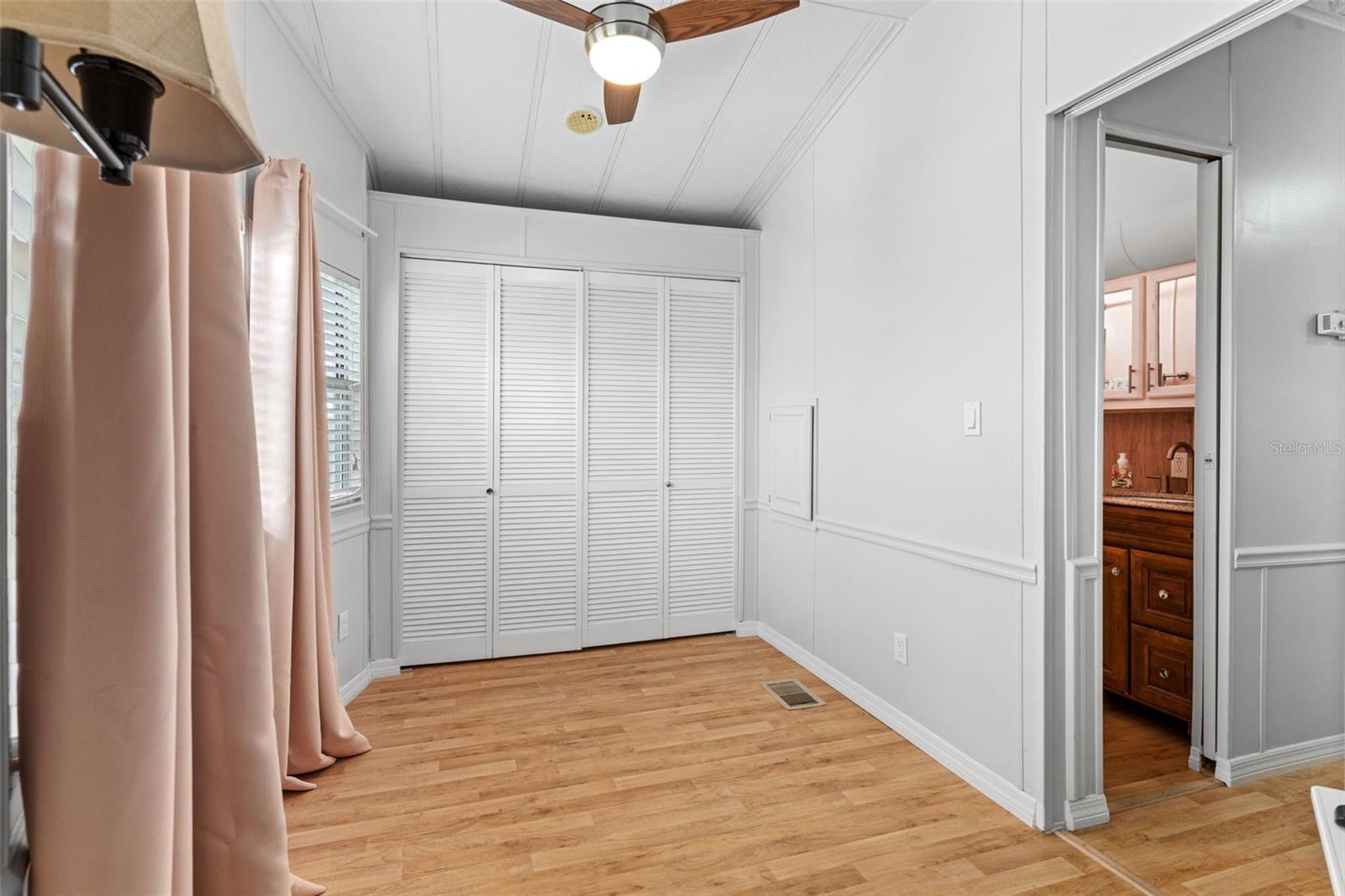 Image 20 of 32 For 3333 26th Avenue E 1090