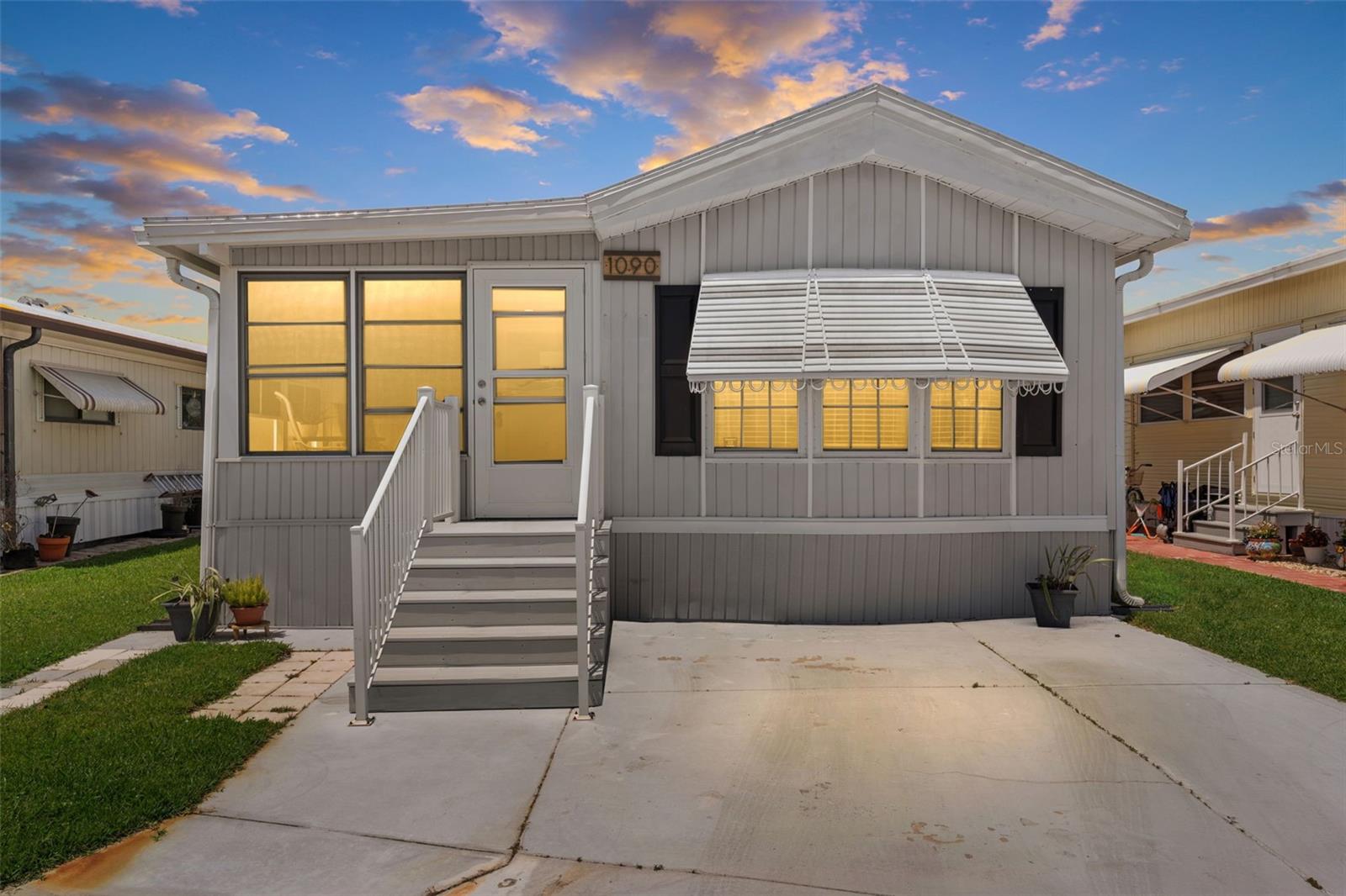 Image 3 of 32 For 3333 26th Avenue E 1090