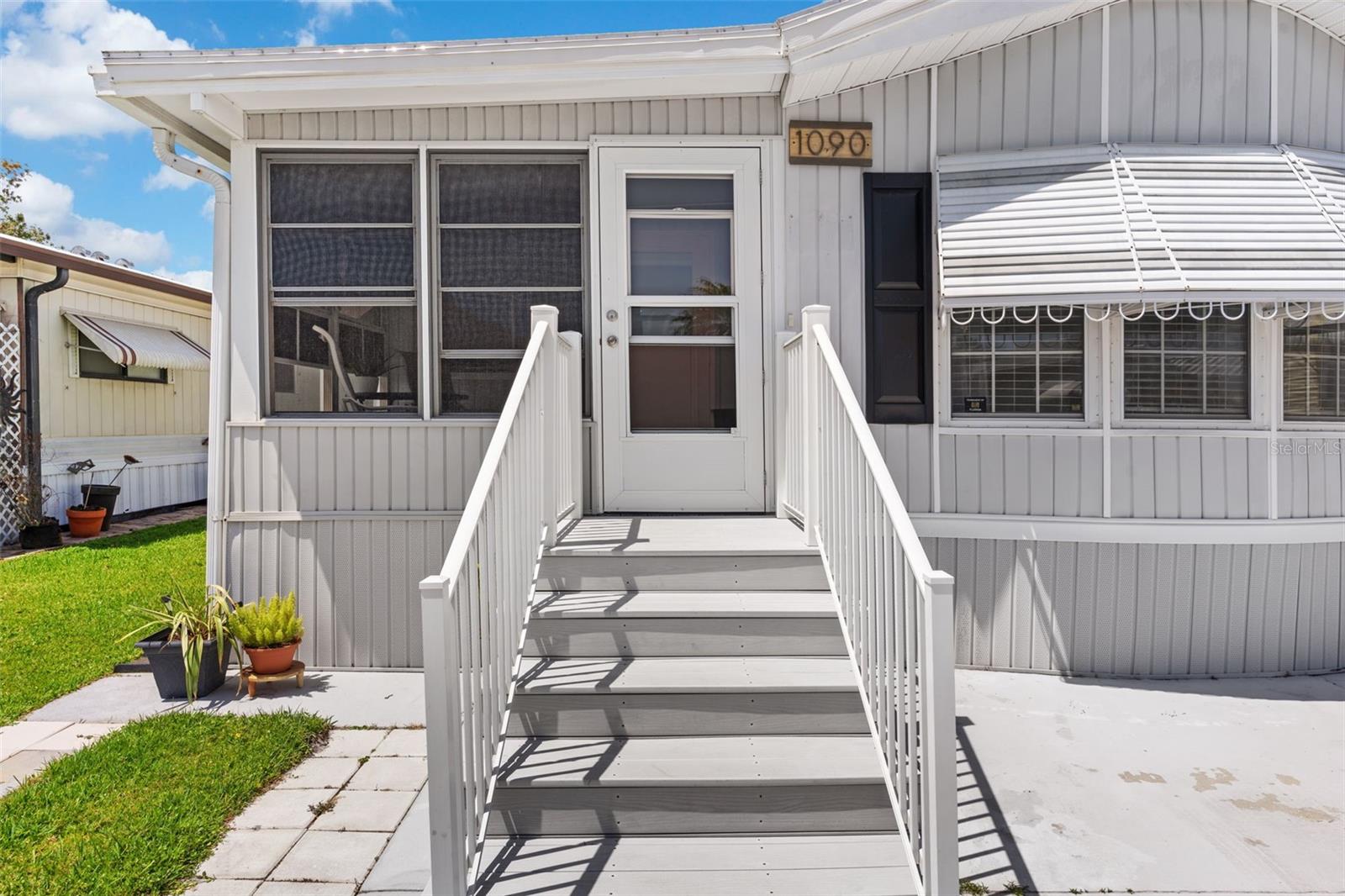 Image 7 of 32 For 3333 26th Avenue E 1090